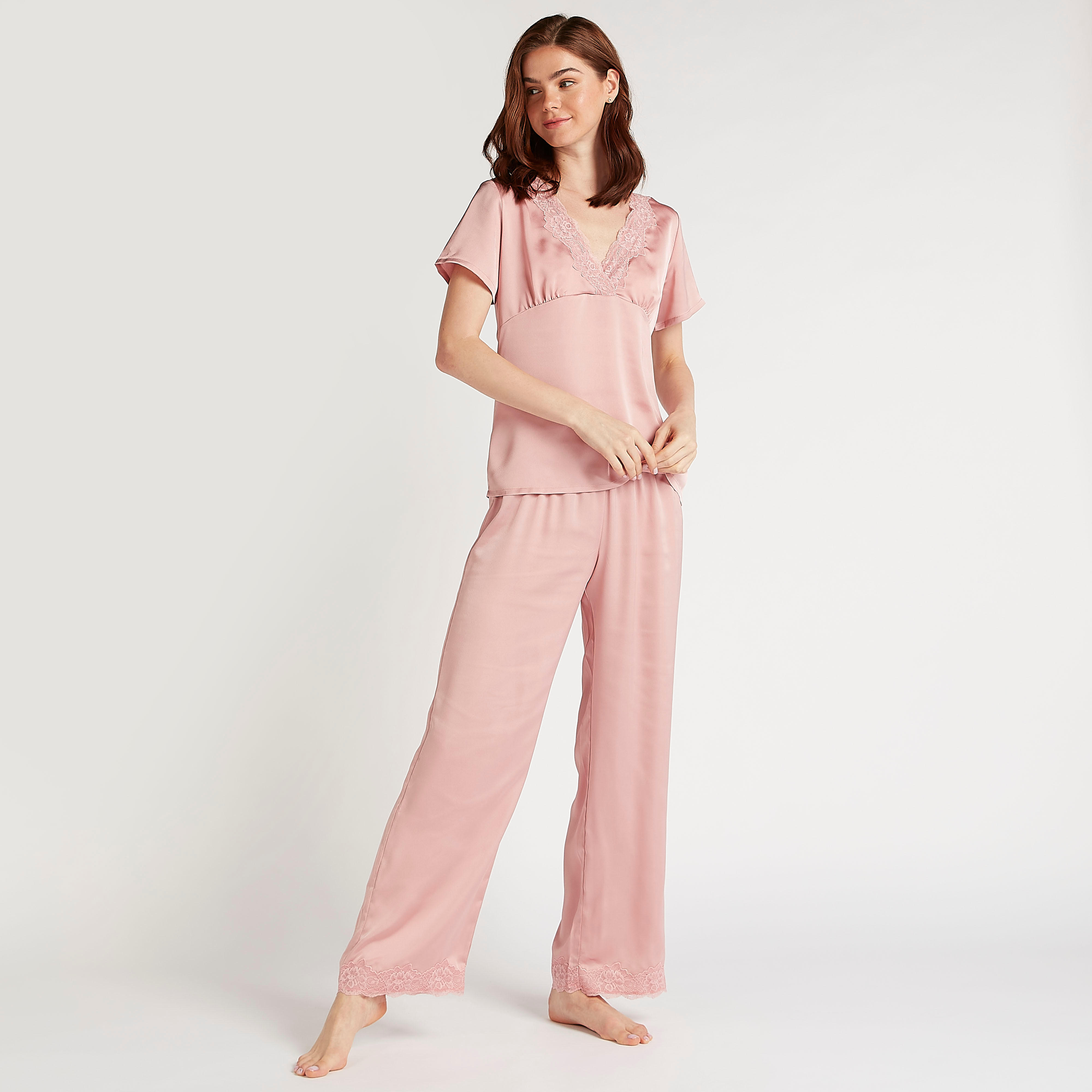 طقم بنطلون بيجاما طويل كامل وبلوزة سادة بياقة v وتفاصيل دانتيل-women-clothing-nightwear-pyjamas-longsets-image-6