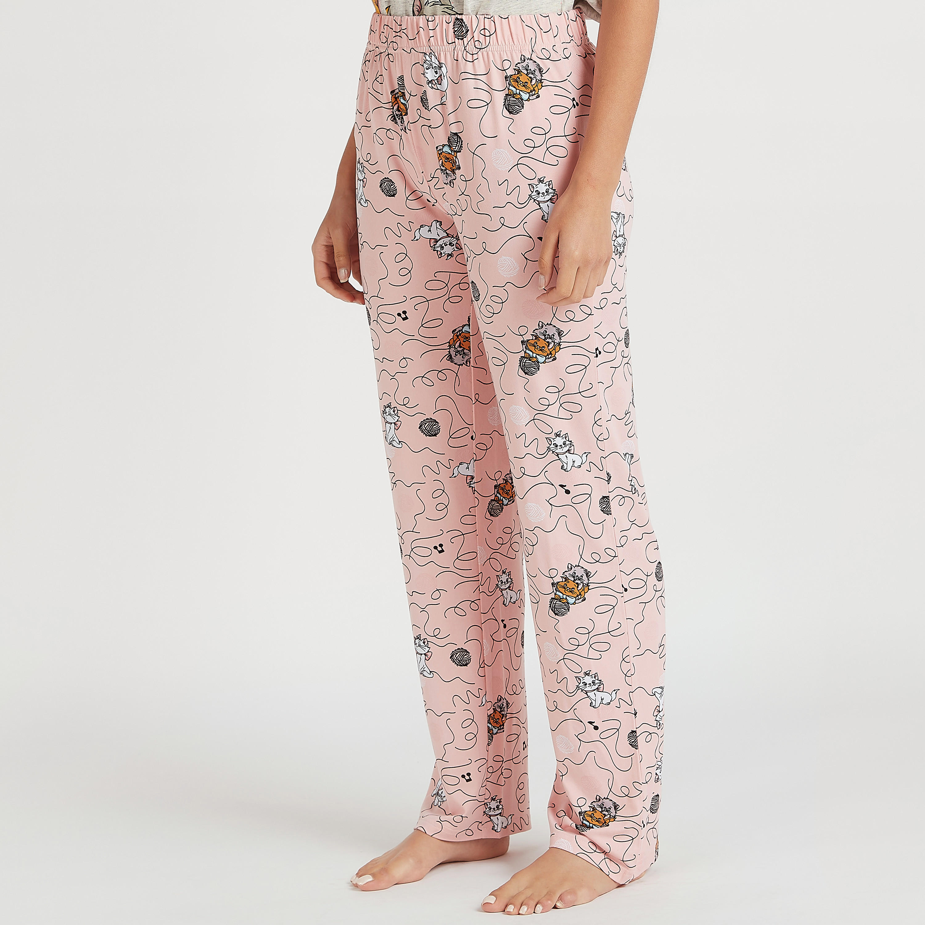 طقم بنطلون بيجاما وتيشيرت بياقة ضيّقة وطبعات-women-clothing-nightwear-pyjamas-longsets-image-5