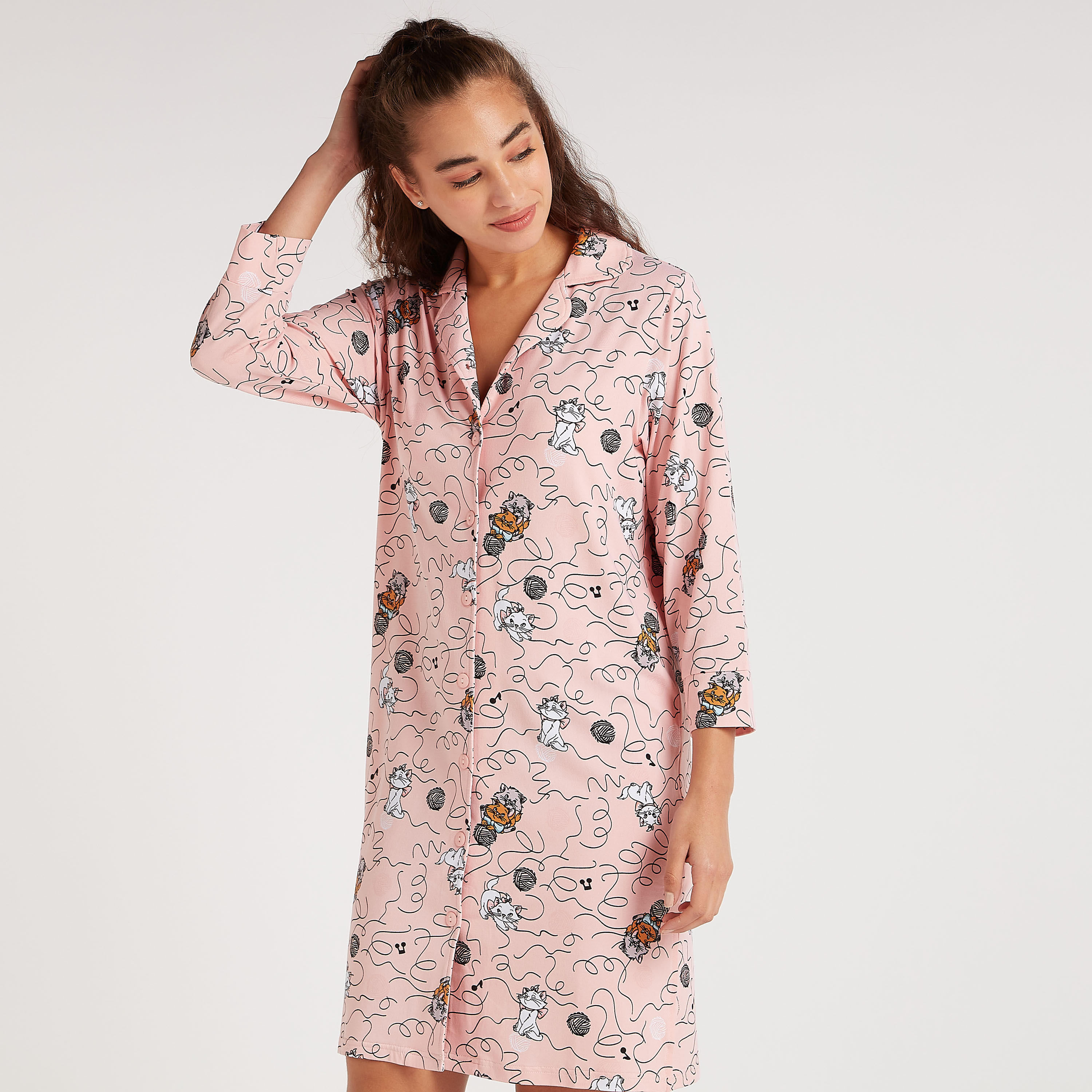 قميص نوم بطبعات وأكمام 3/4 وياقة مطوية-women-clothing-nightwear-nighties-image-1