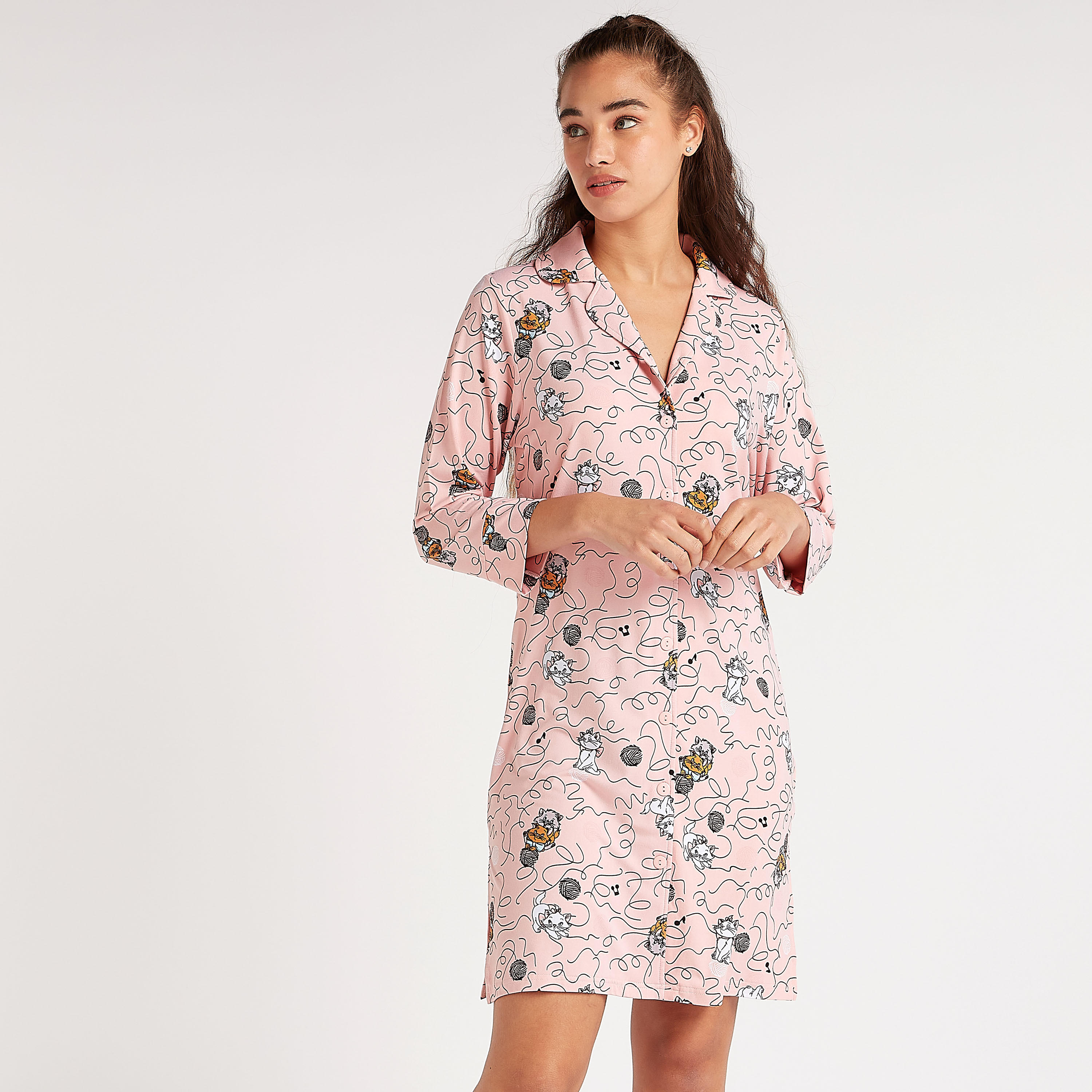 قميص نوم بطبعات وأكمام 3/4 وياقة مطوية-women-clothing-nightwear-nighties-image-4