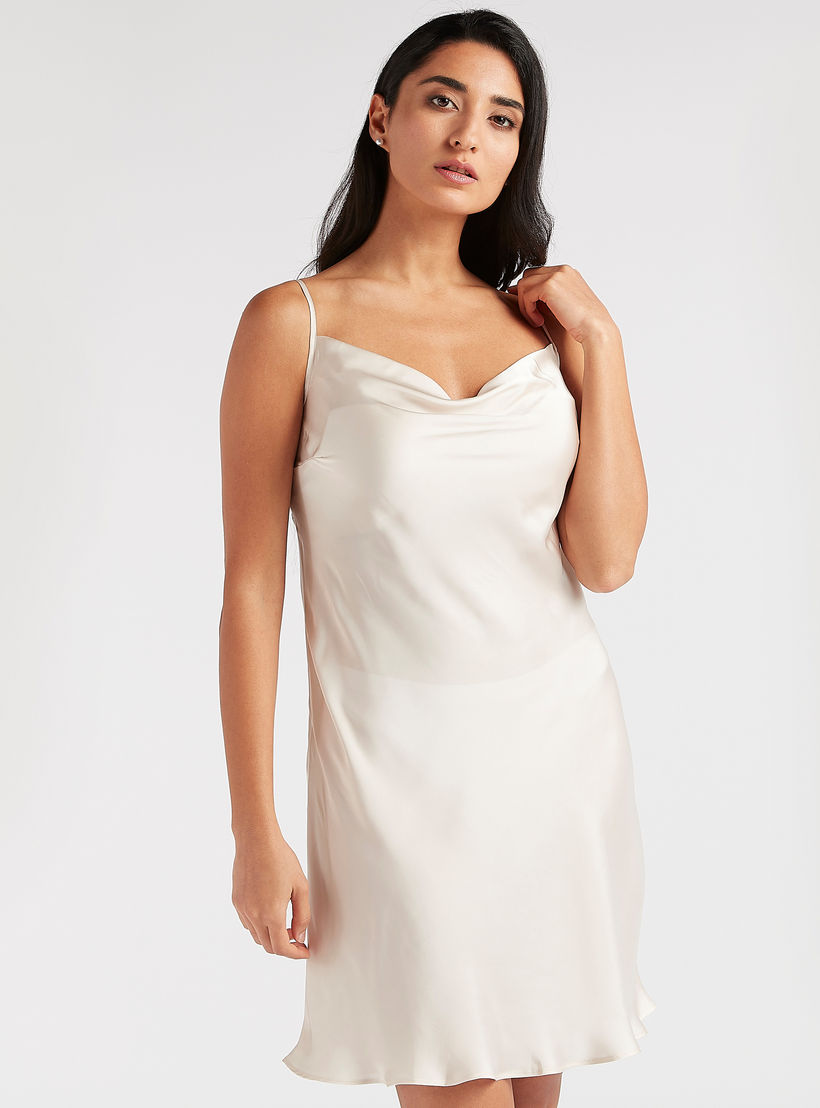 قميص نوم بياقة منسدلة وحمّالات قابلة للتعديل - طقم من قطعتين متنوعتين-women-clothing-nightwear-nighties-image-6