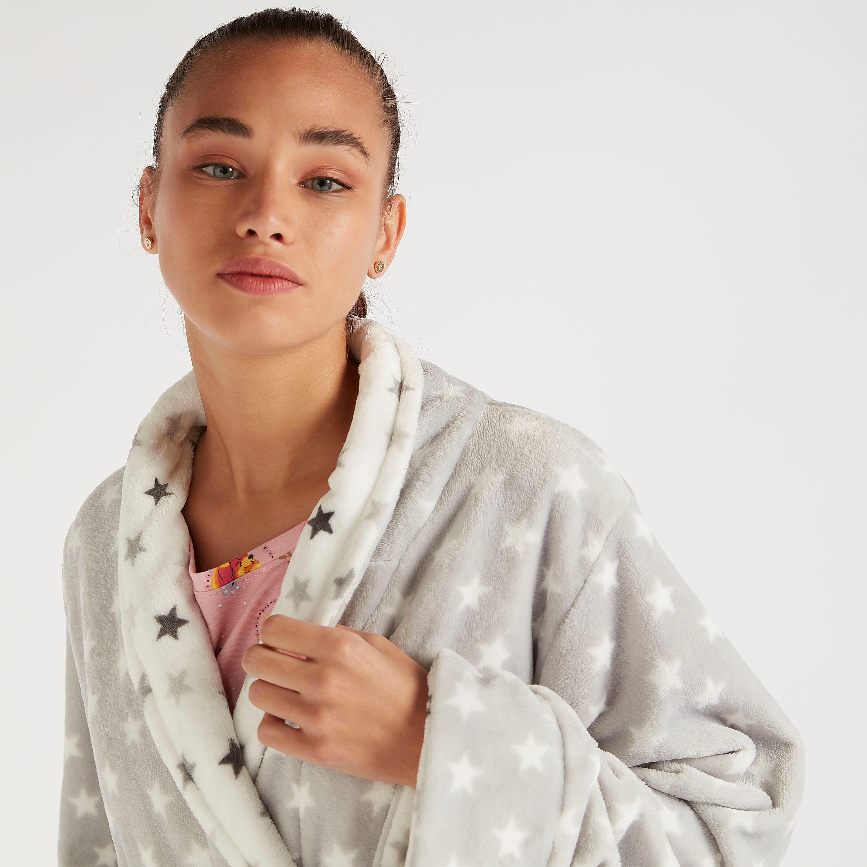 روب بطبعات نجوم ورباط حزام وياقة منسدلة-women-clothing-nightwear-robes-image-5