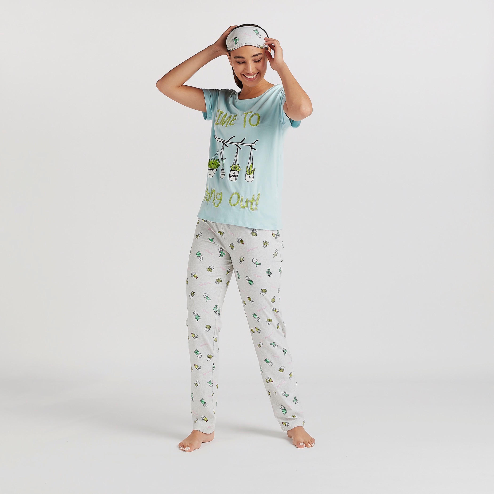 طقم من بنطلون بيجاما طويل وتيشيرت بياقة مستديرة وطبعات-women-clothing-nightwear-pyjamas-longsets-image-2