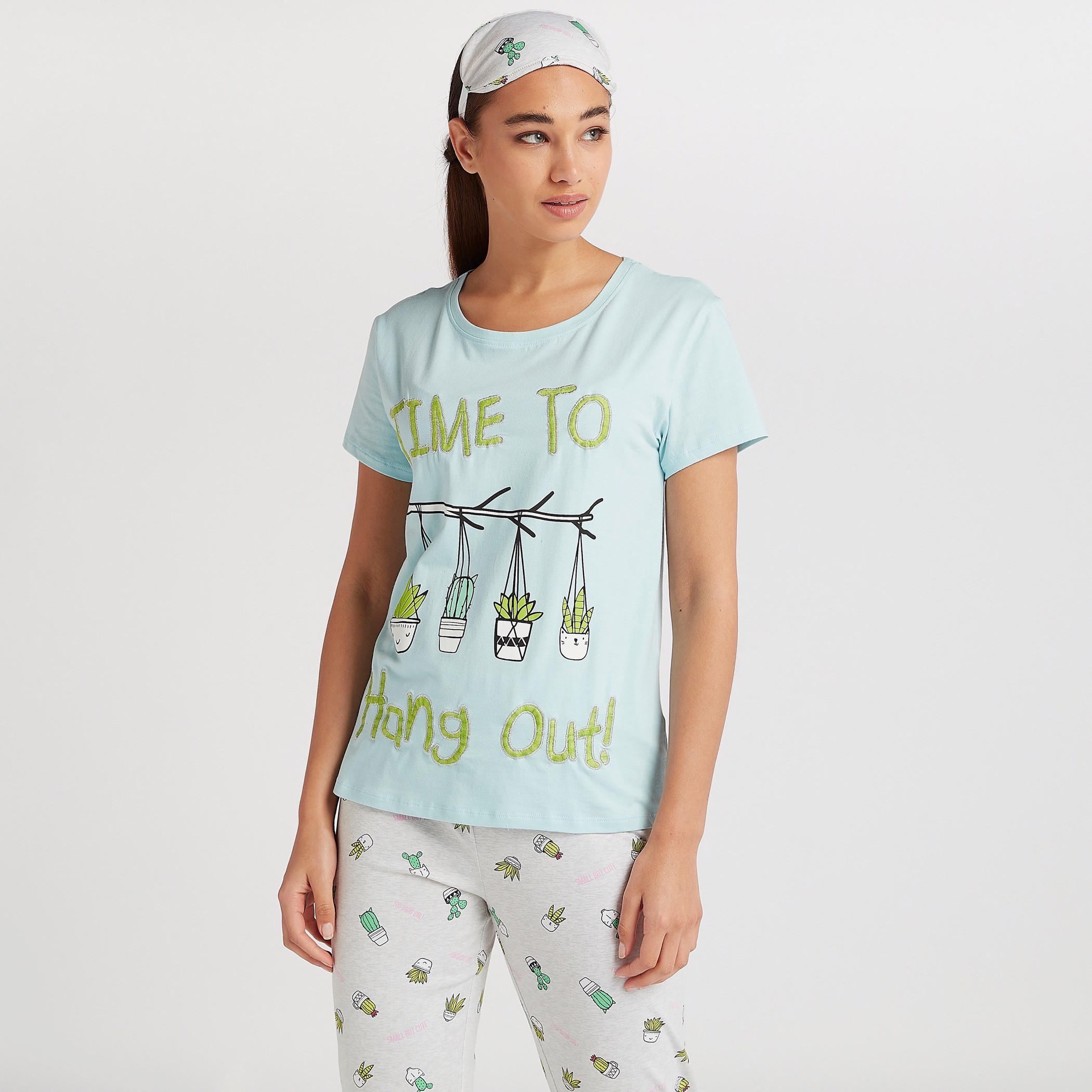 طقم من بنطلون بيجاما طويل وتيشيرت بياقة مستديرة وطبعات-women-clothing-nightwear-pyjamas-longsets-image-3