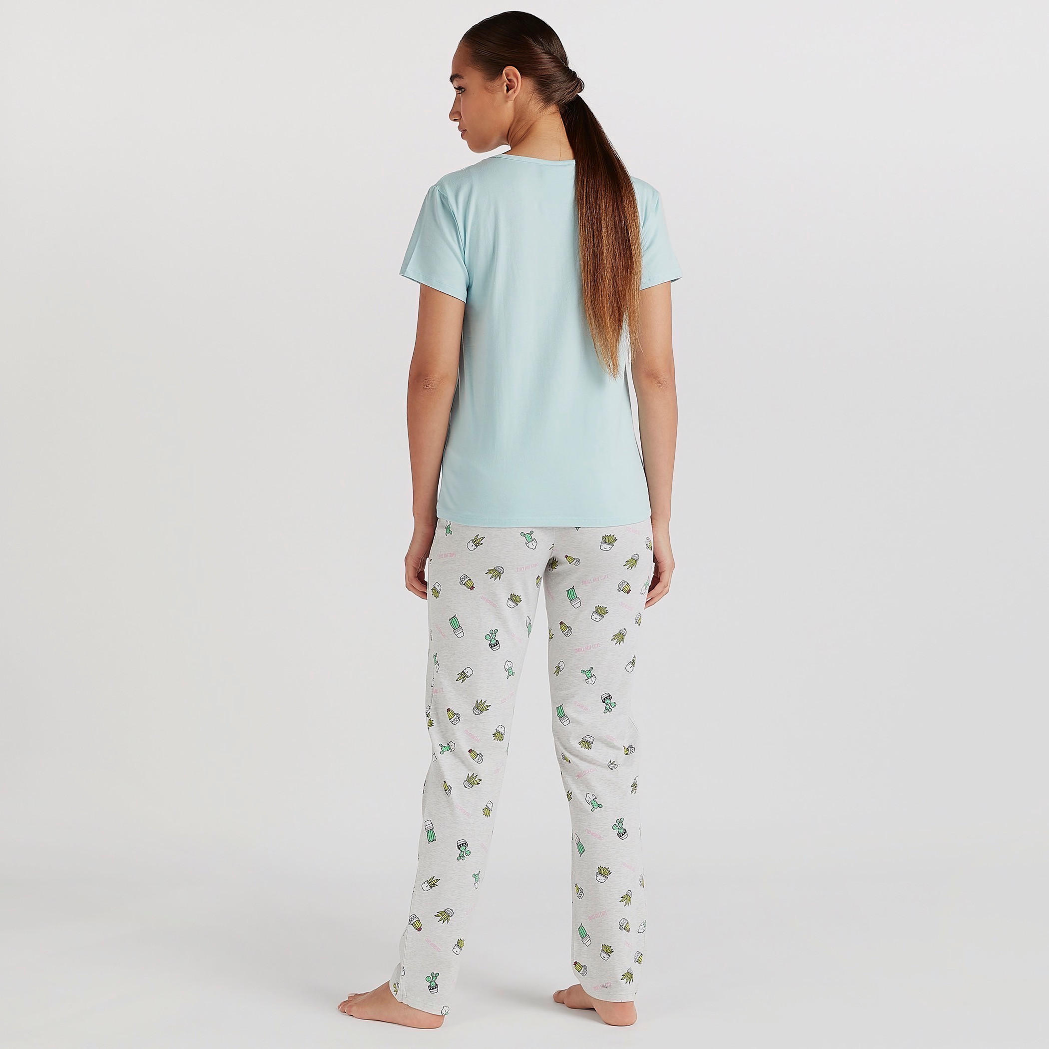 طقم من بنطلون بيجاما طويل وتيشيرت بياقة مستديرة وطبعات-women-clothing-nightwear-pyjamas-longsets-image-5