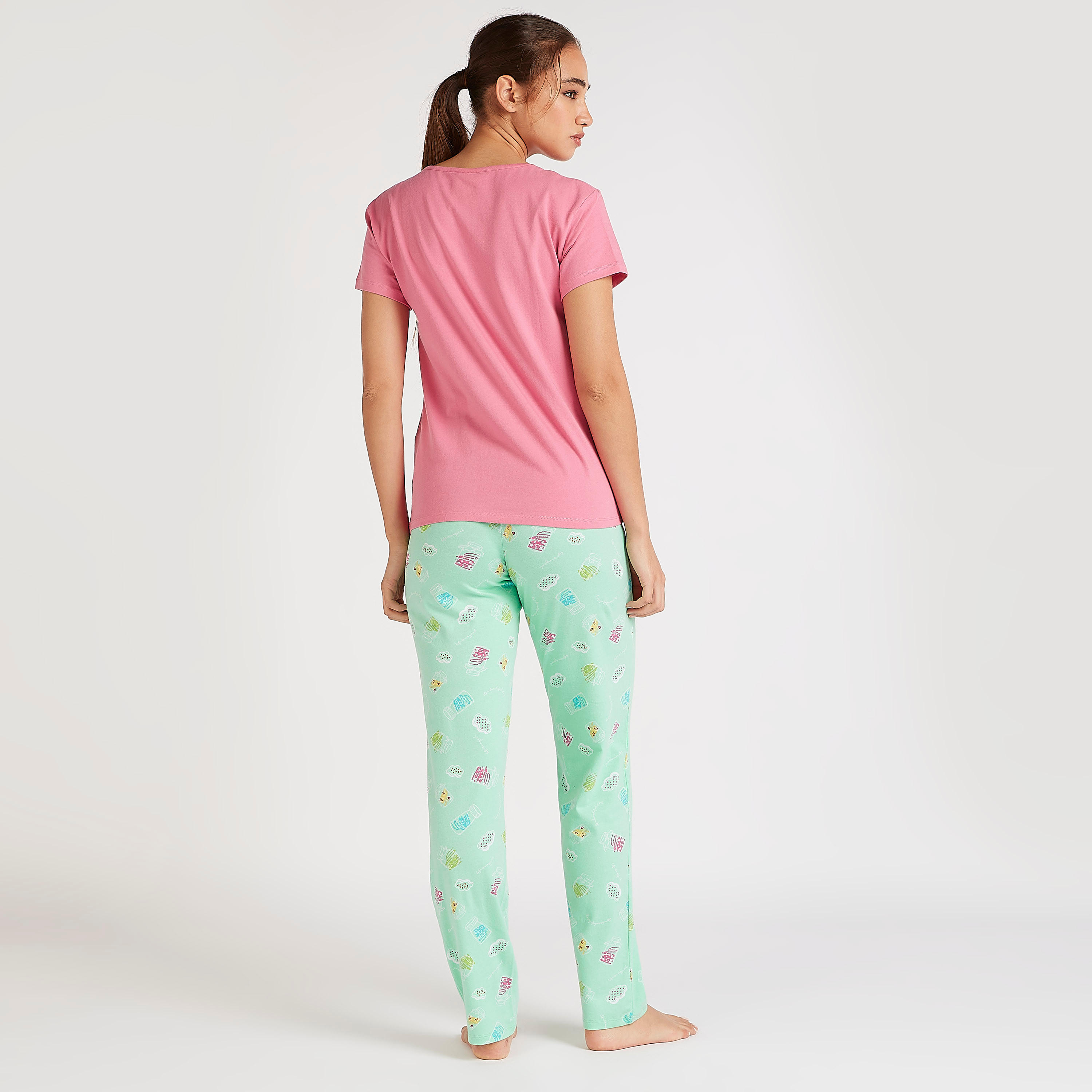 طقم بنطلون بيجاما طويل وتيشيرت بياقة مستديرة وطبعات-women-clothing-nightwear-pyjamas-longsets-image-1