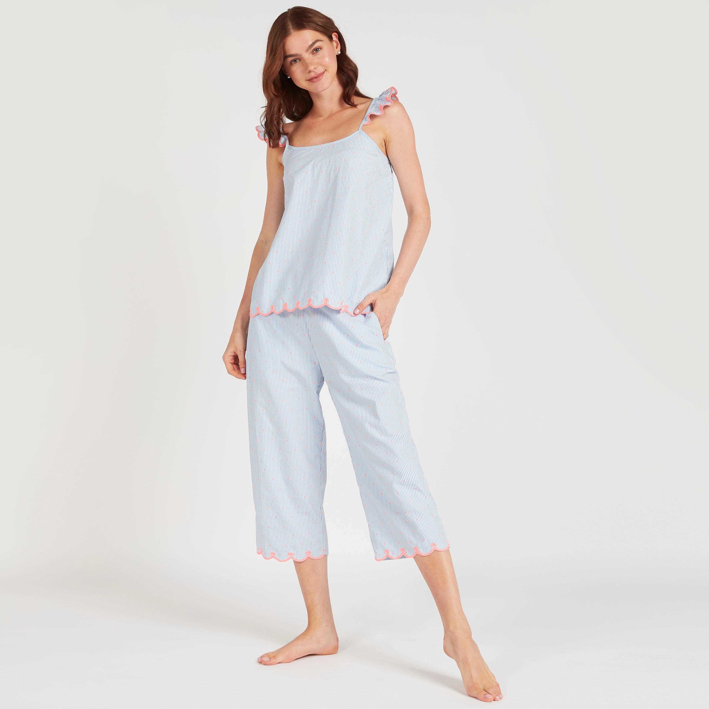 طقم بنطلون كابري وبلوزة بتفاصيل كشكشة-women-clothing-nightwear-pyjamas-longsets-image-3