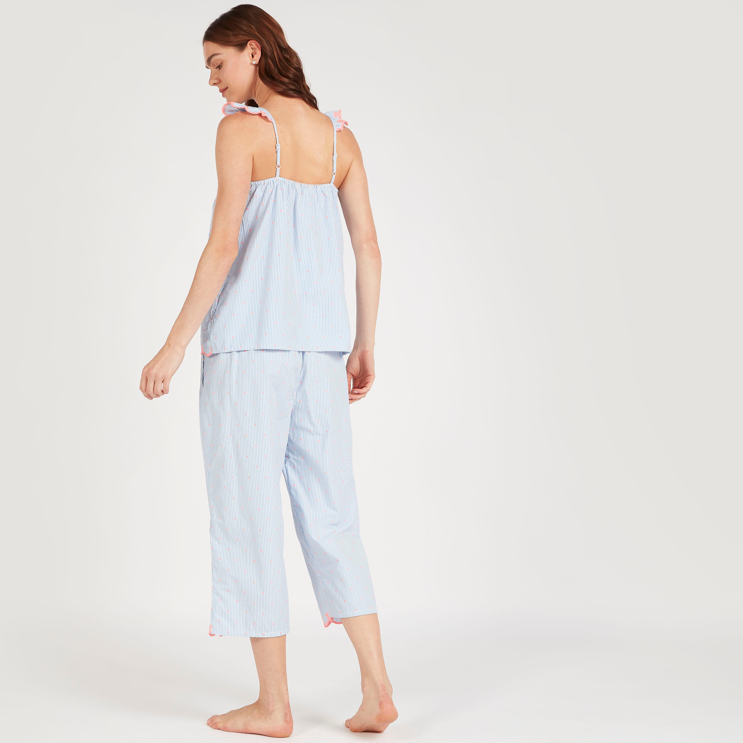 طقم بنطلون كابري وبلوزة بتفاصيل كشكشة-women-clothing-nightwear-pyjamas-longsets-image-5