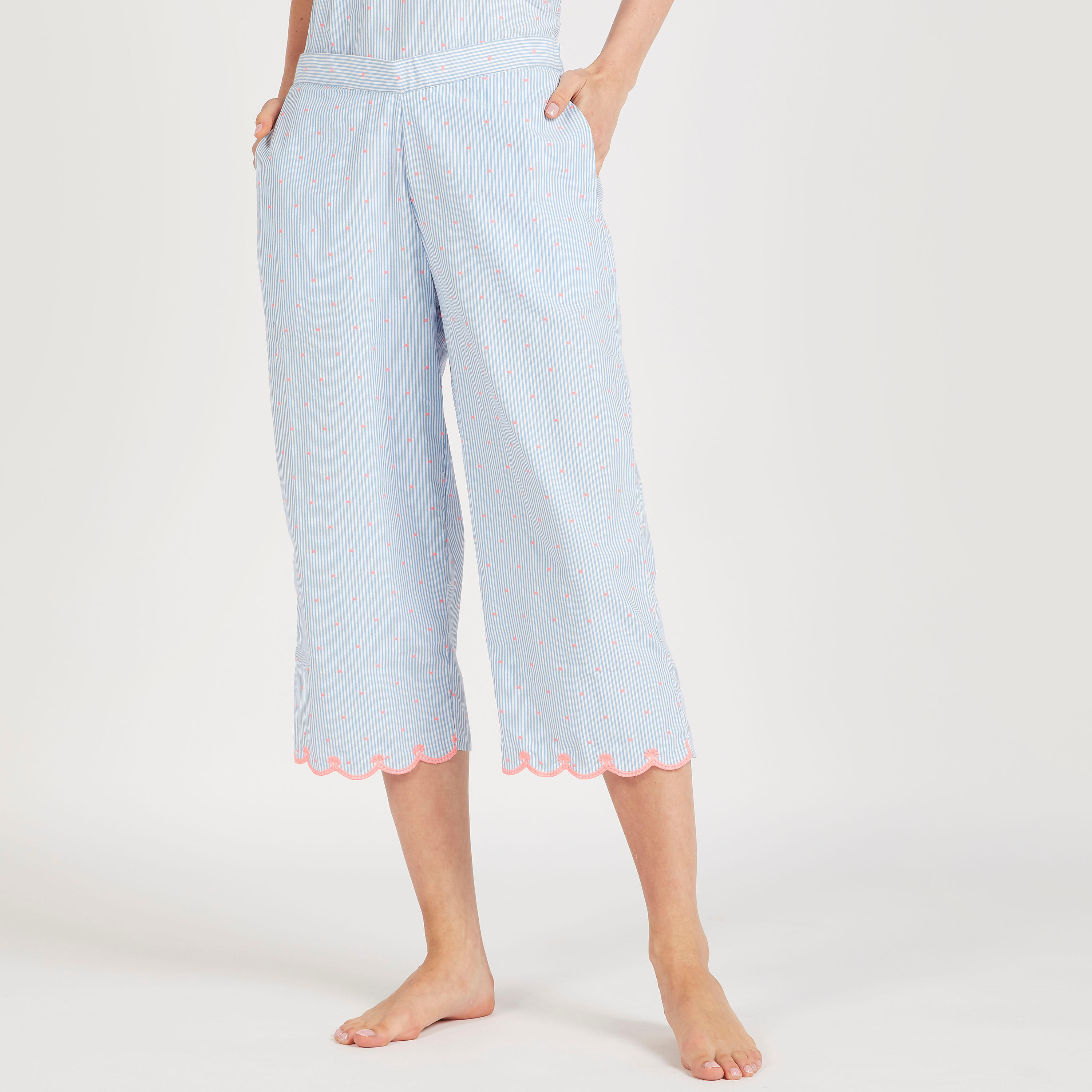 طقم بنطلون كابري وبلوزة بتفاصيل كشكشة-women-clothing-nightwear-pyjamas-longsets-image-6