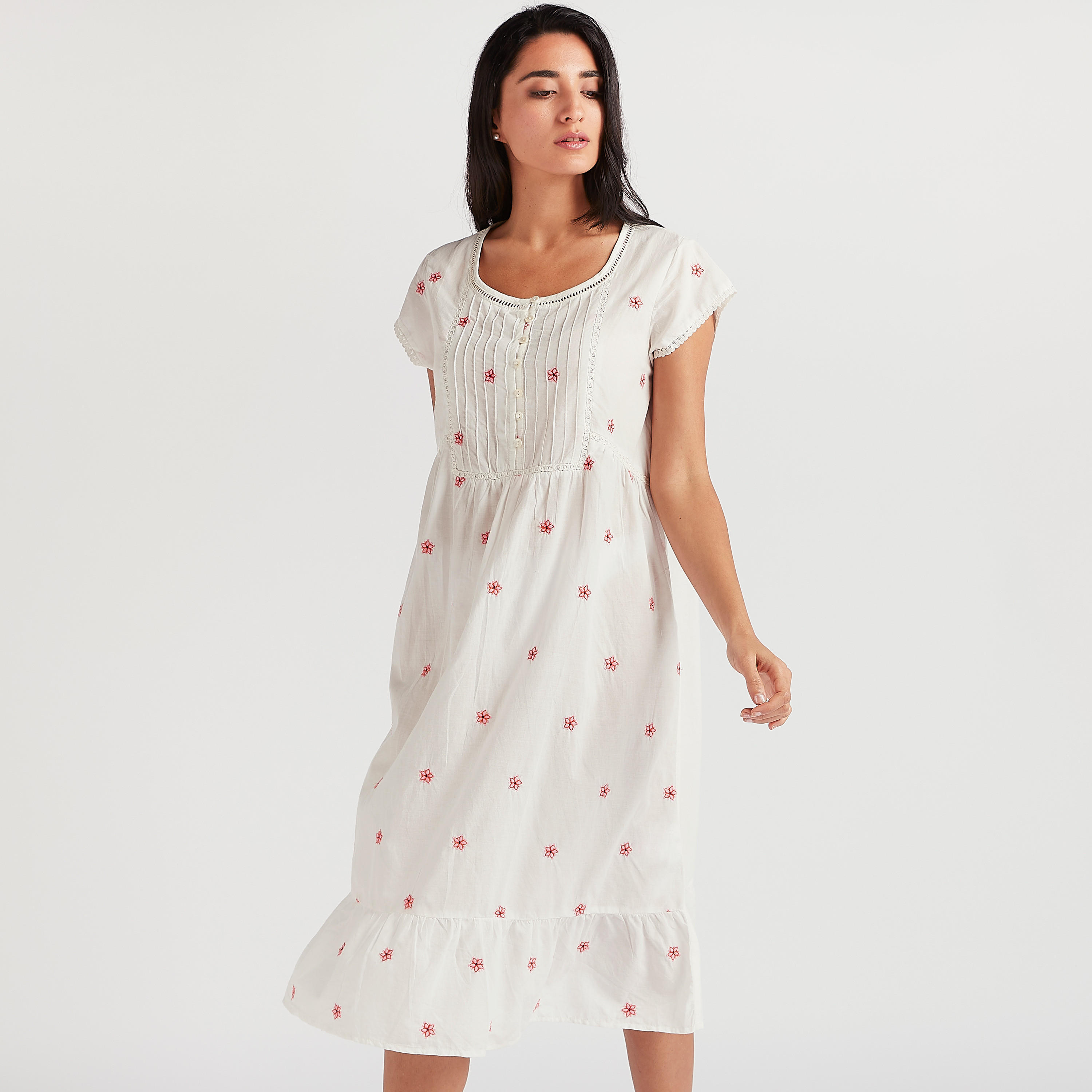قميص نوم ميدي بتطريز أزهار وأكمام قصيرة-women-clothing-nightwear-nighties-image-4