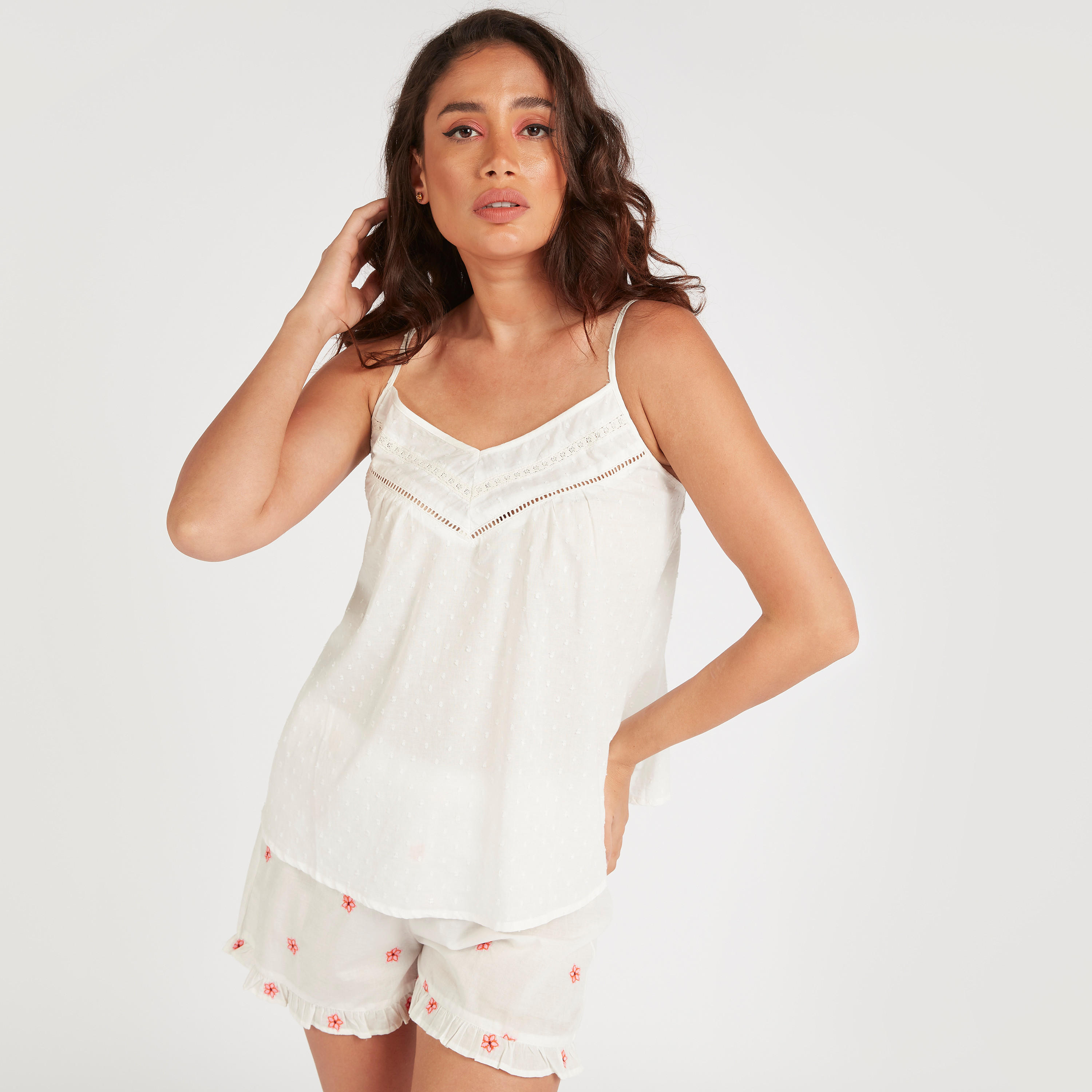 طقم ملابس نوم قطعتين بطبعات بتفاصيل دانتيل-women-clothing-nightwear-pyjamas-longsets-image-1