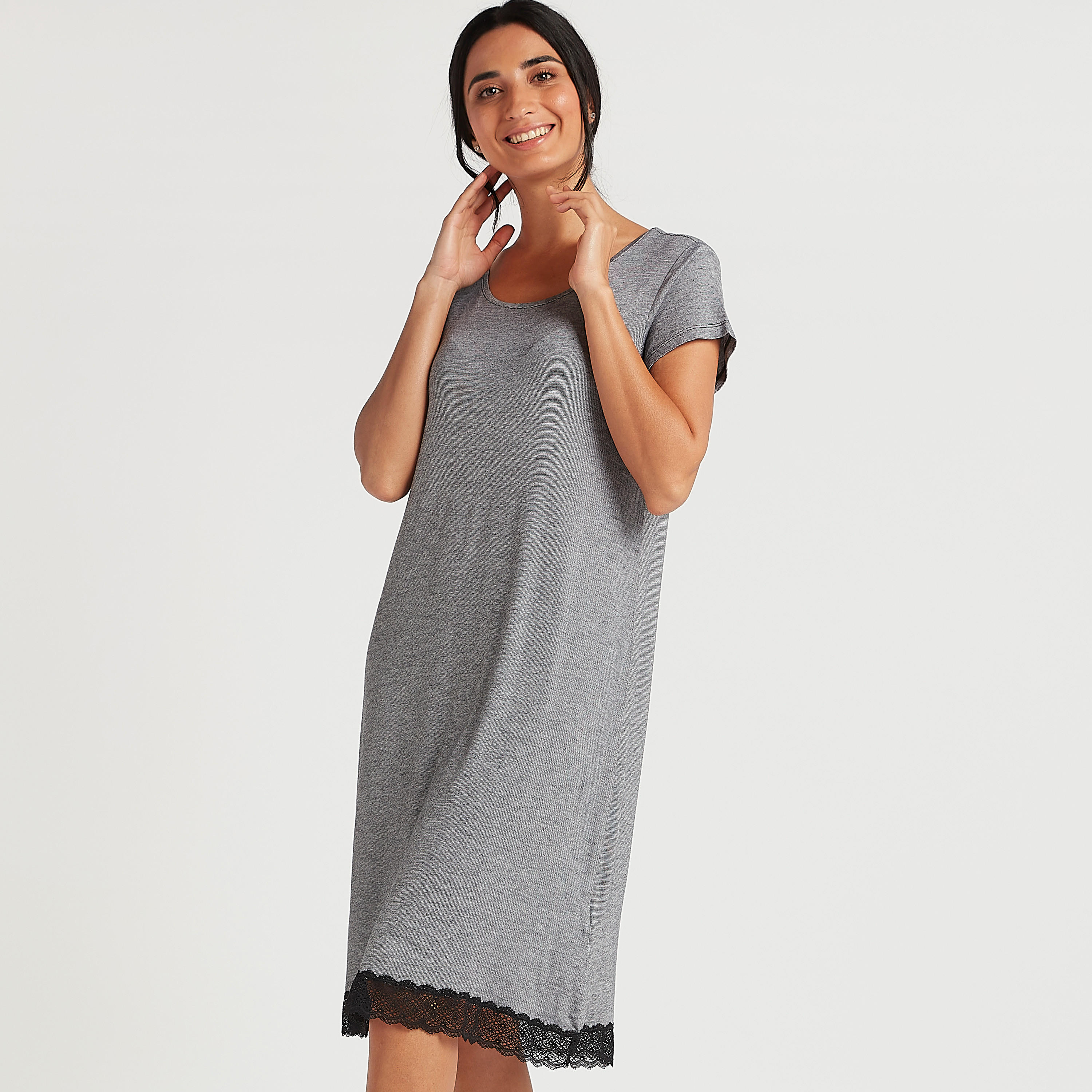 قميص نوم سادة بياقة مستديرة وحوّاف دانتيل-women-clothing-nightwear-nighties-image-4