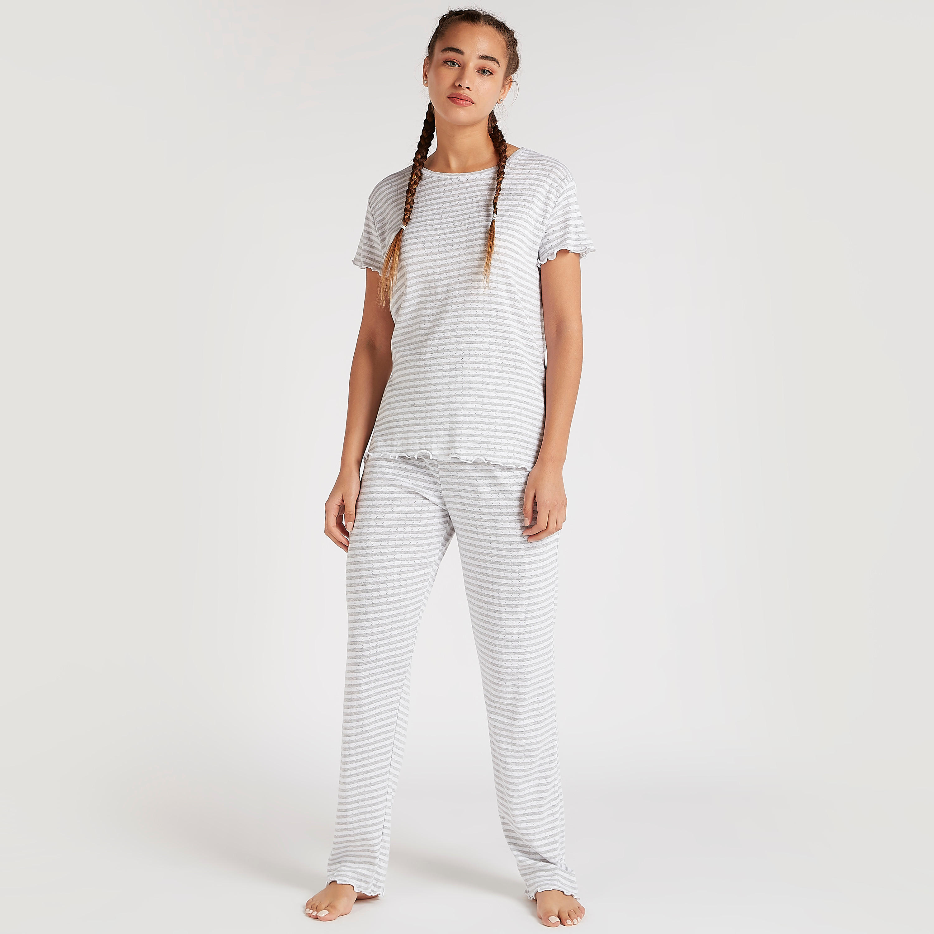طقم بنطلون بيجاما وقميص مخطط بياقة ضيّقة-women-clothing-nightwear-pyjamas-longsets-image-1