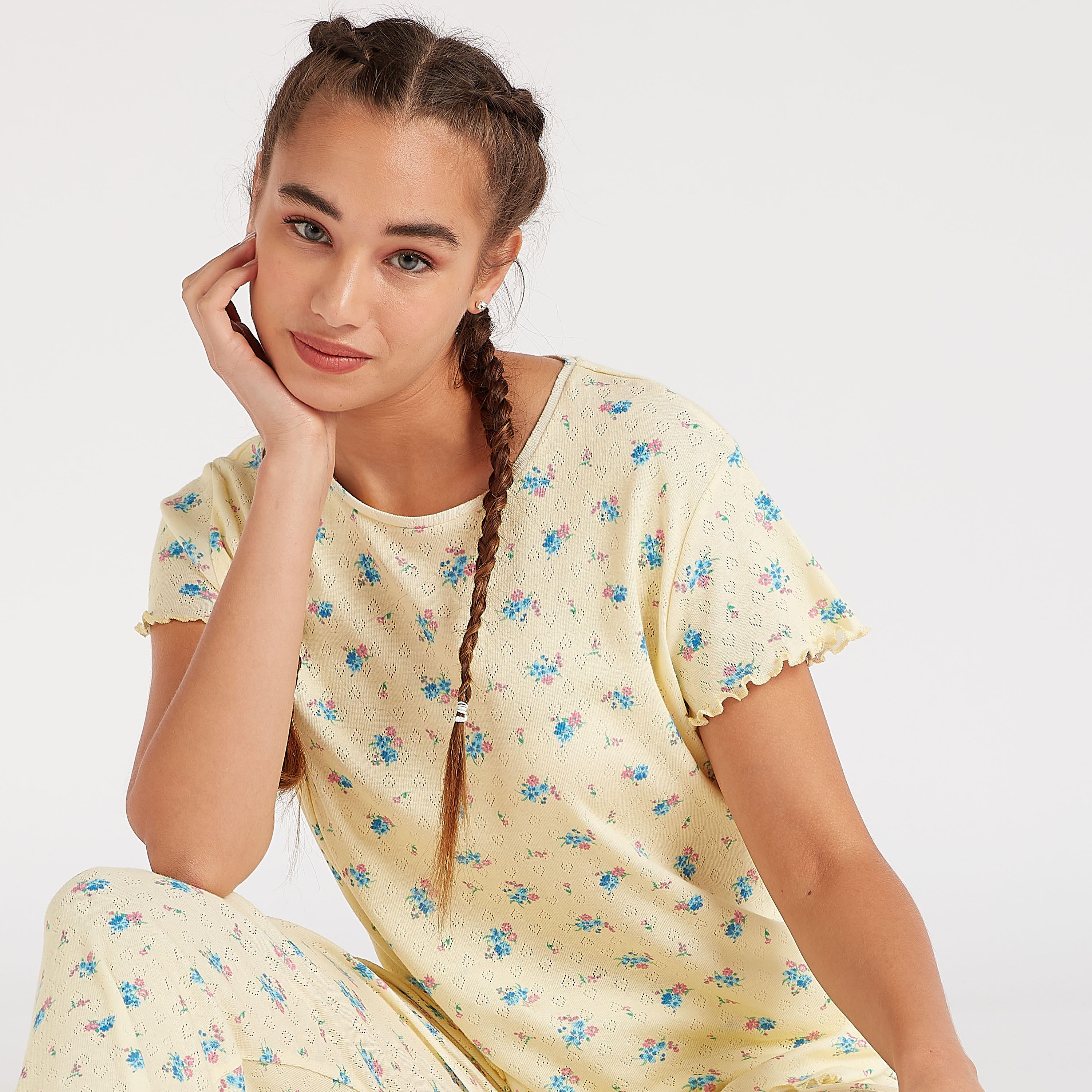 طقم بنطلون بيجاما وتيشيرت بطبعات زهرية-women-clothing-nightwear-pyjamas-longsets-image-3