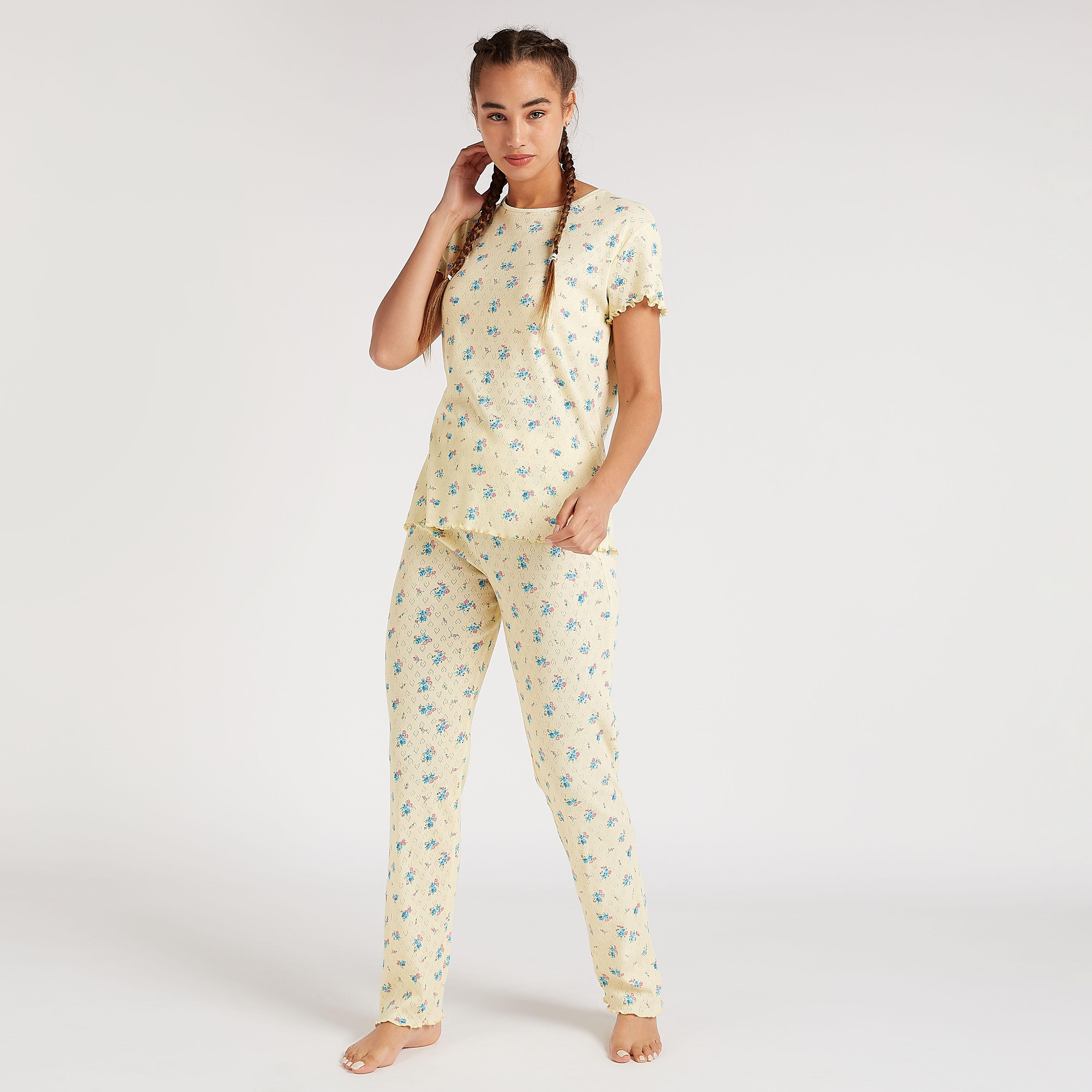 طقم بنطلون بيجاما وتيشيرت بطبعات زهرية-women-clothing-nightwear-pyjamas-longsets-image-5