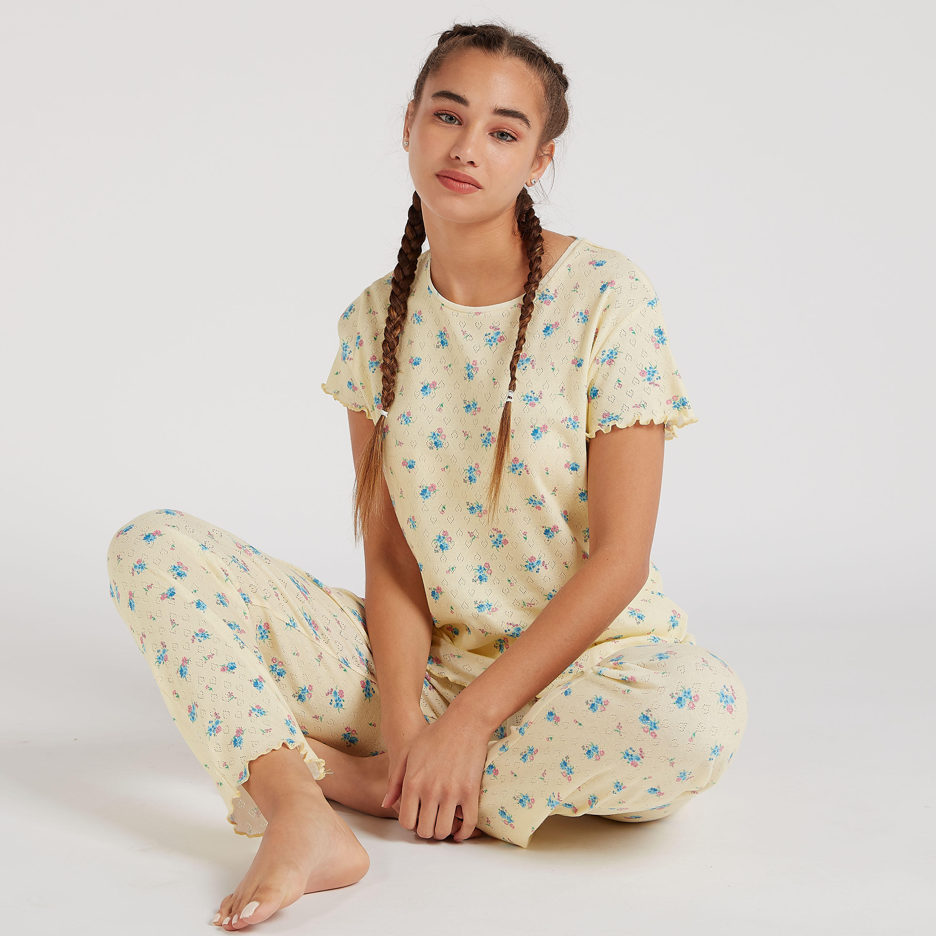 طقم بنطلون بيجاما وتيشيرت بطبعات زهرية-women-clothing-nightwear-pyjamas-longsets-image-6