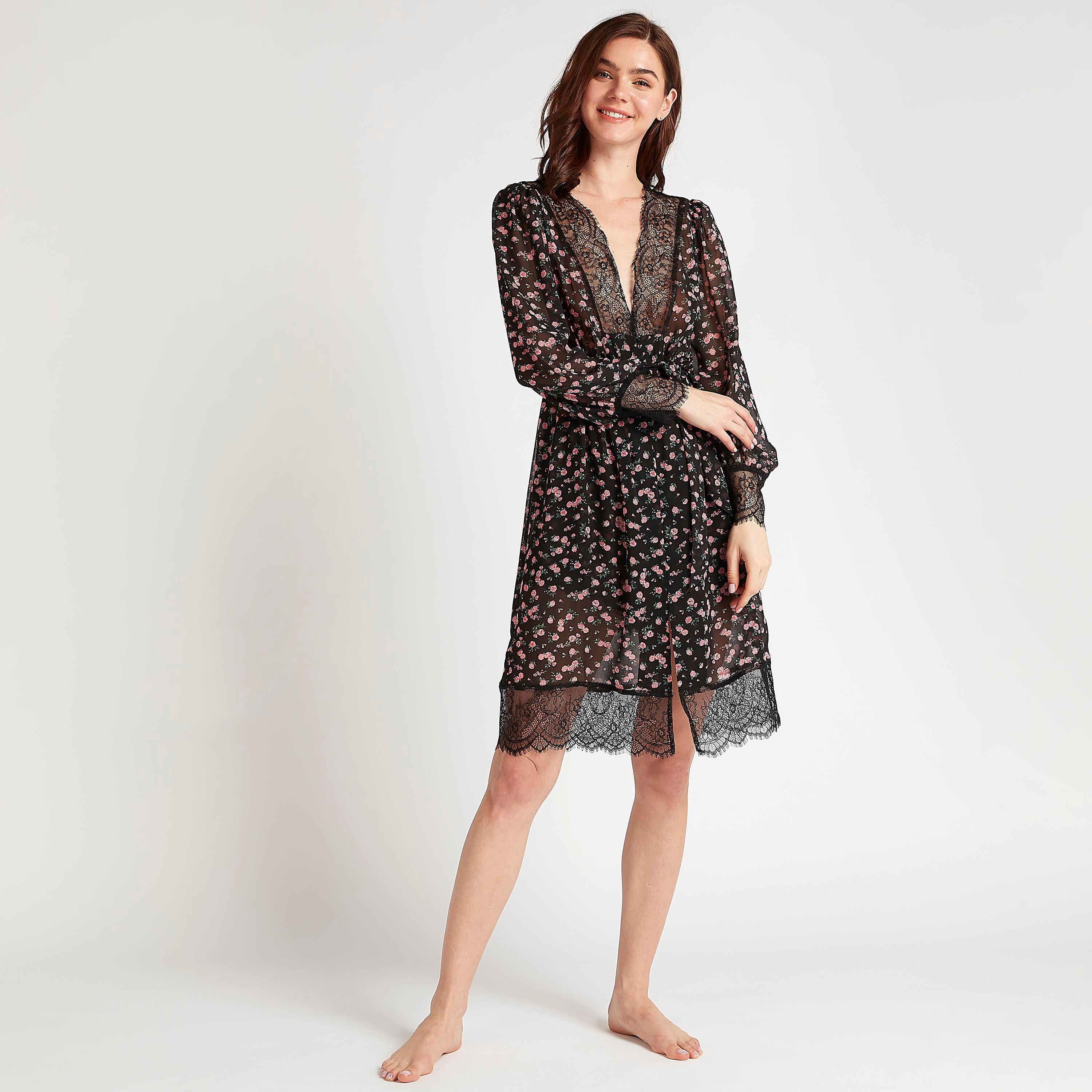ثوب نوام بطبعات أزهار وأكمام طويلة وتفاصيل دانتيل-women-clothing-nightwear-nighties-image-2