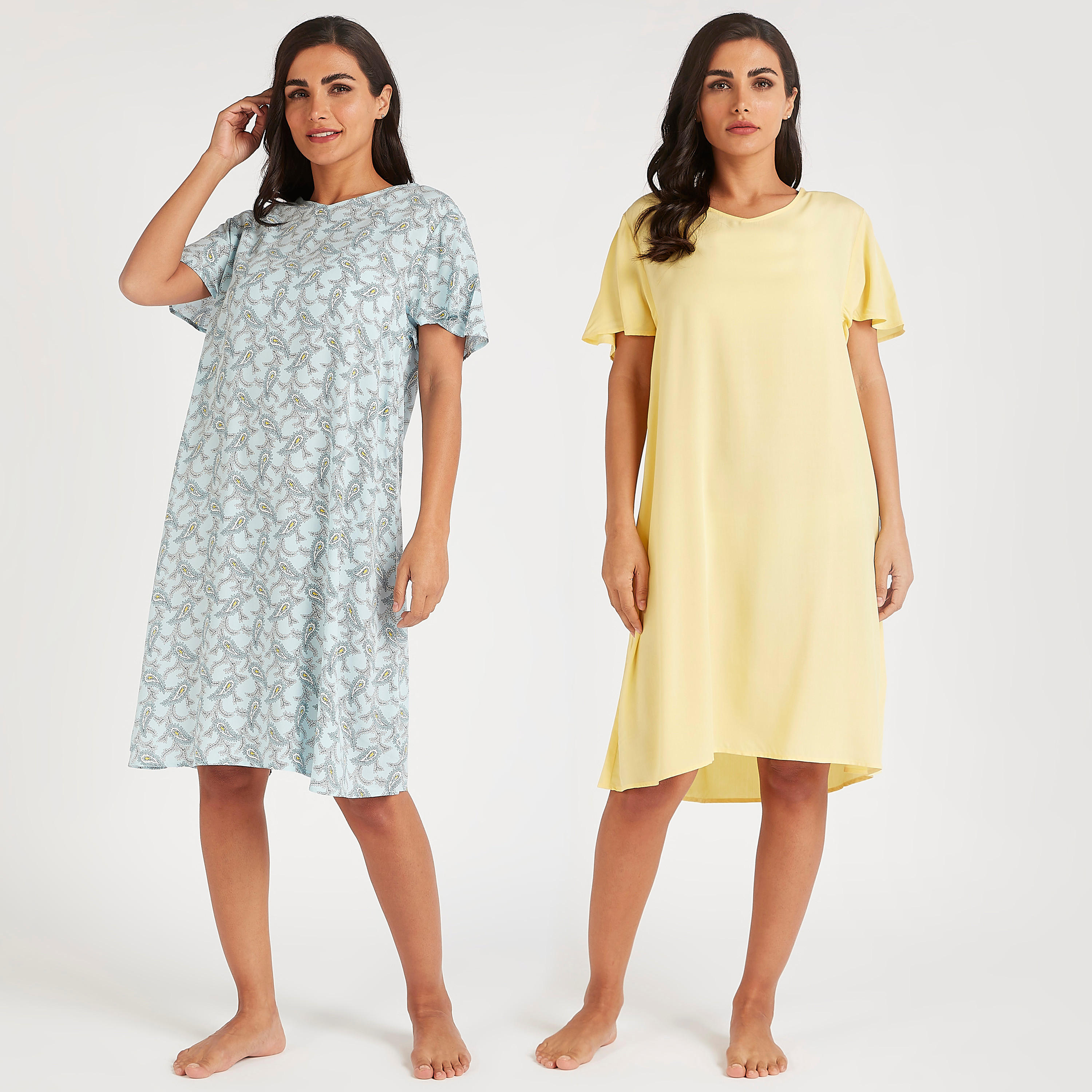قميص نوم بياقة v وأكمام قصيرة بطبعات - طقم من قطعتين-women-clothing-nightwear-nighties-image-1