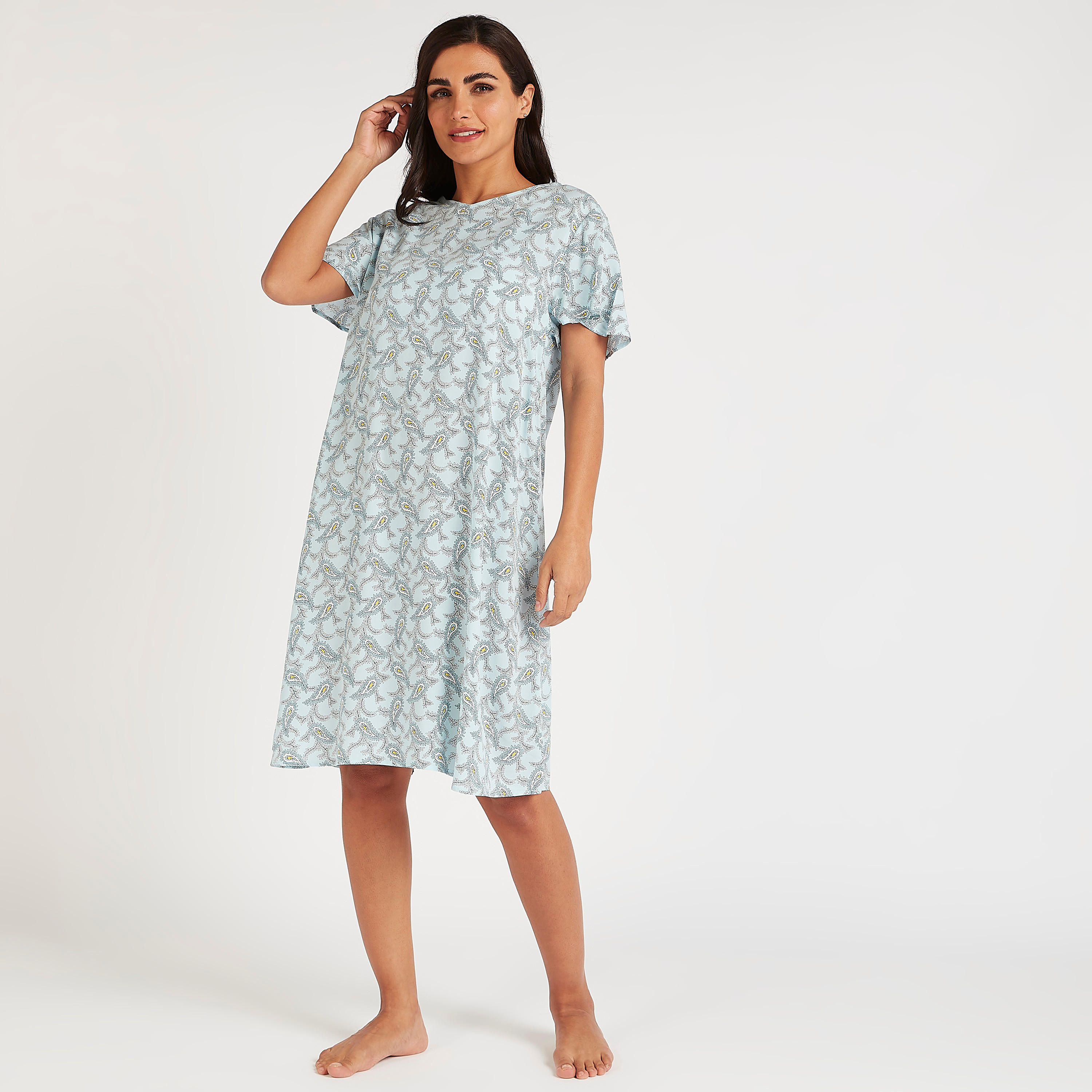 قميص نوم بياقة v وأكمام قصيرة بطبعات - طقم من قطعتين-women-clothing-nightwear-nighties-image-2
