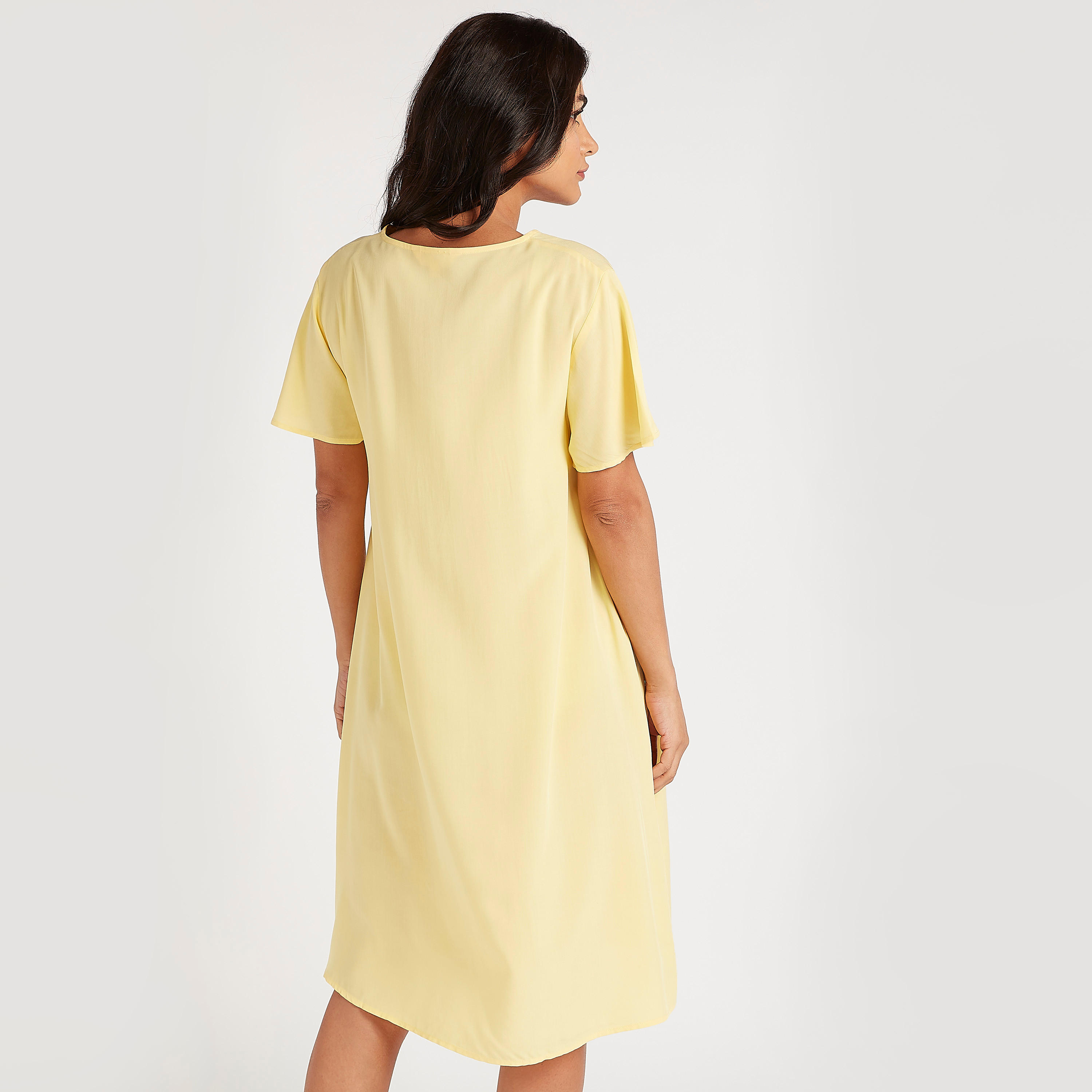 قميص نوم بياقة v وأكمام قصيرة بطبعات - طقم من قطعتين-women-clothing-nightwear-nighties-image-4