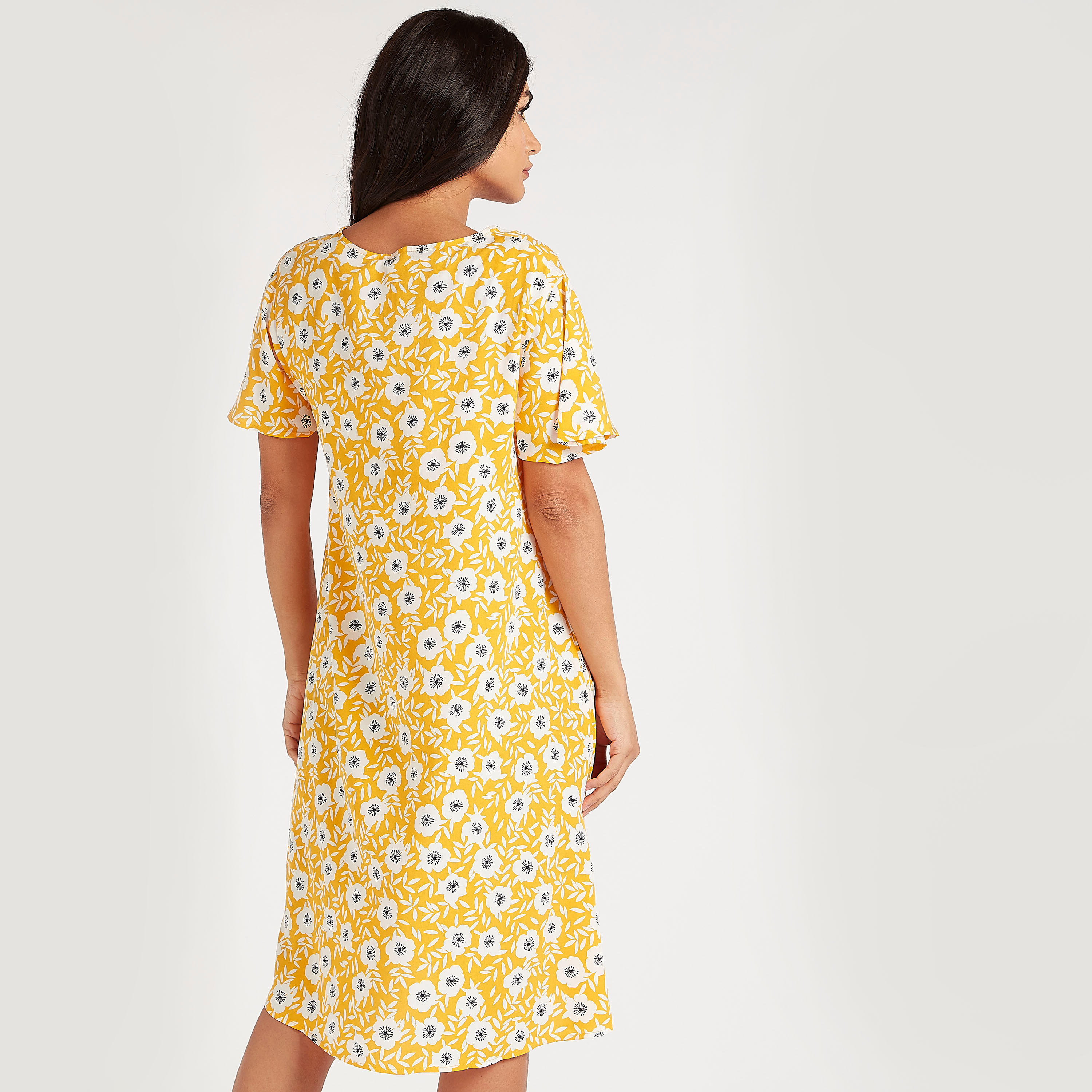 قمصان نوم متنوّعة بياقة v وأكمام قصيرة - طقم من 2-women-clothing-nightwear-nighties-image-5