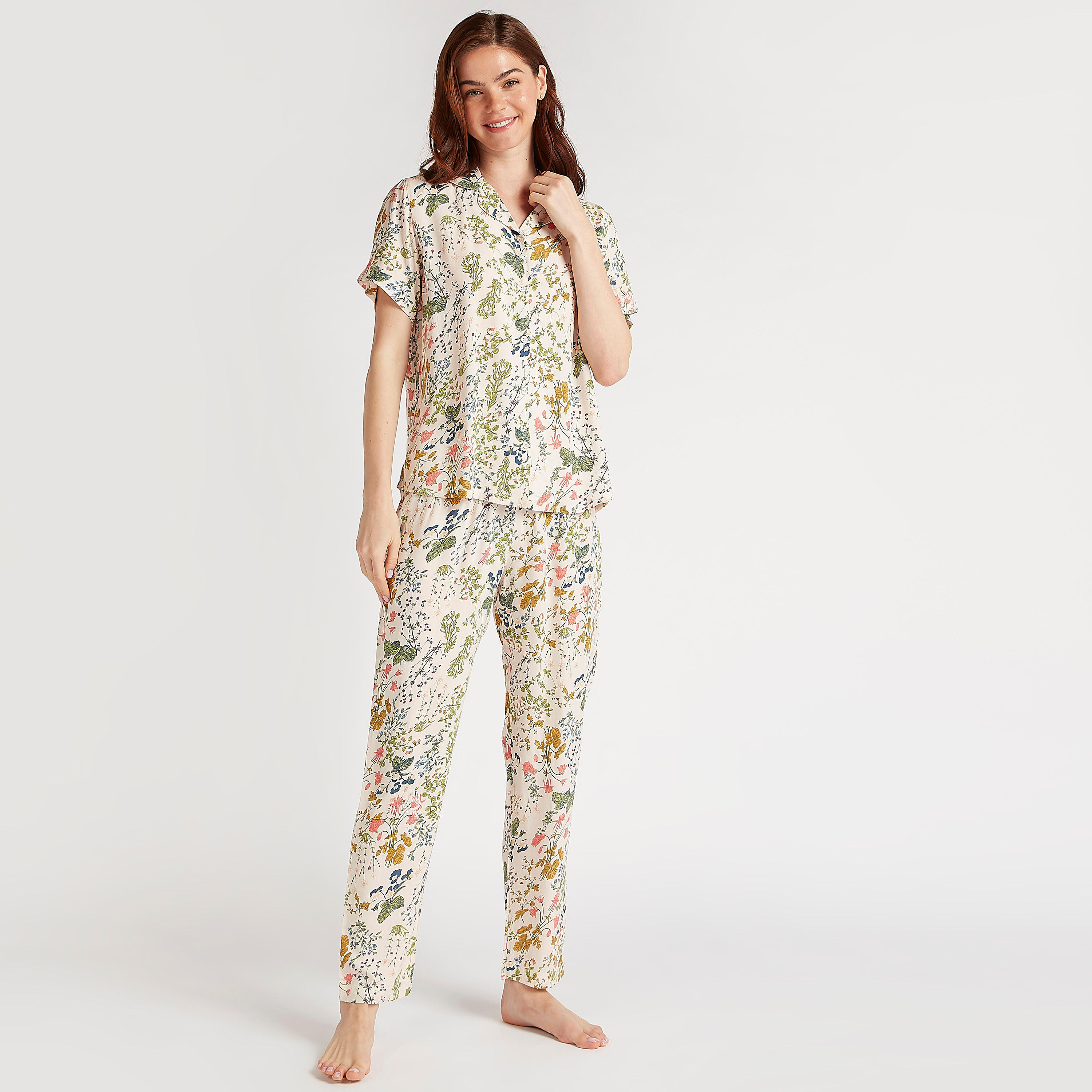 طقم من بنطلون بيجاما وقميص بطبعات أزهار وقناع عيون-women-clothing-nightwear-pyjamas-longsets-image-2