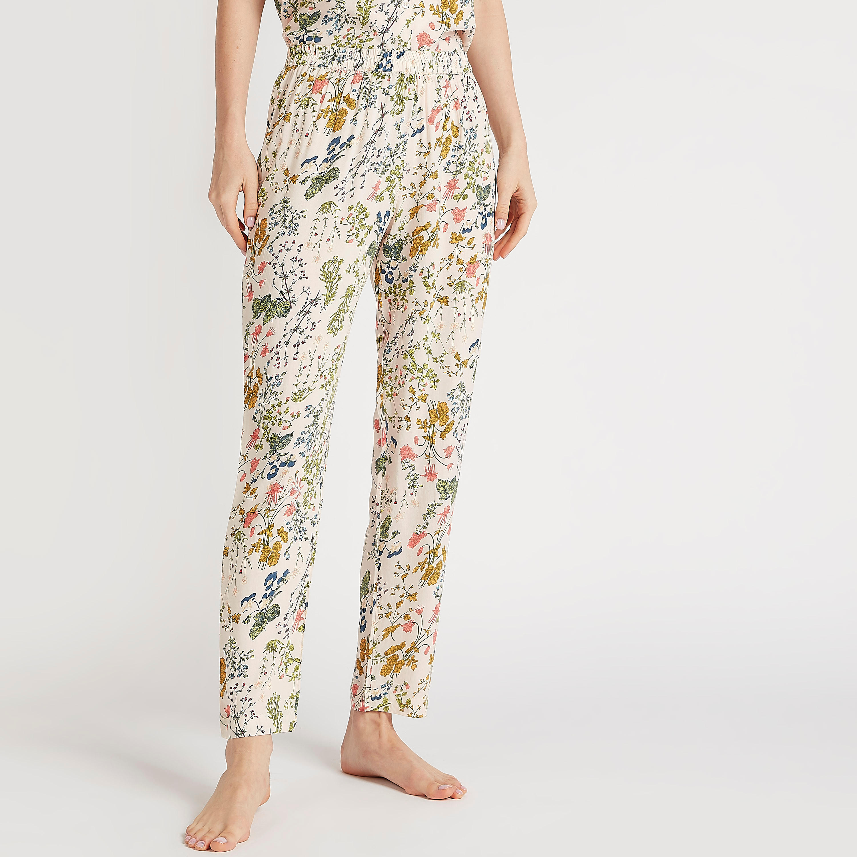 طقم من بنطلون بيجاما وقميص بطبعات أزهار وقناع عيون-women-clothing-nightwear-pyjamas-longsets-image-6