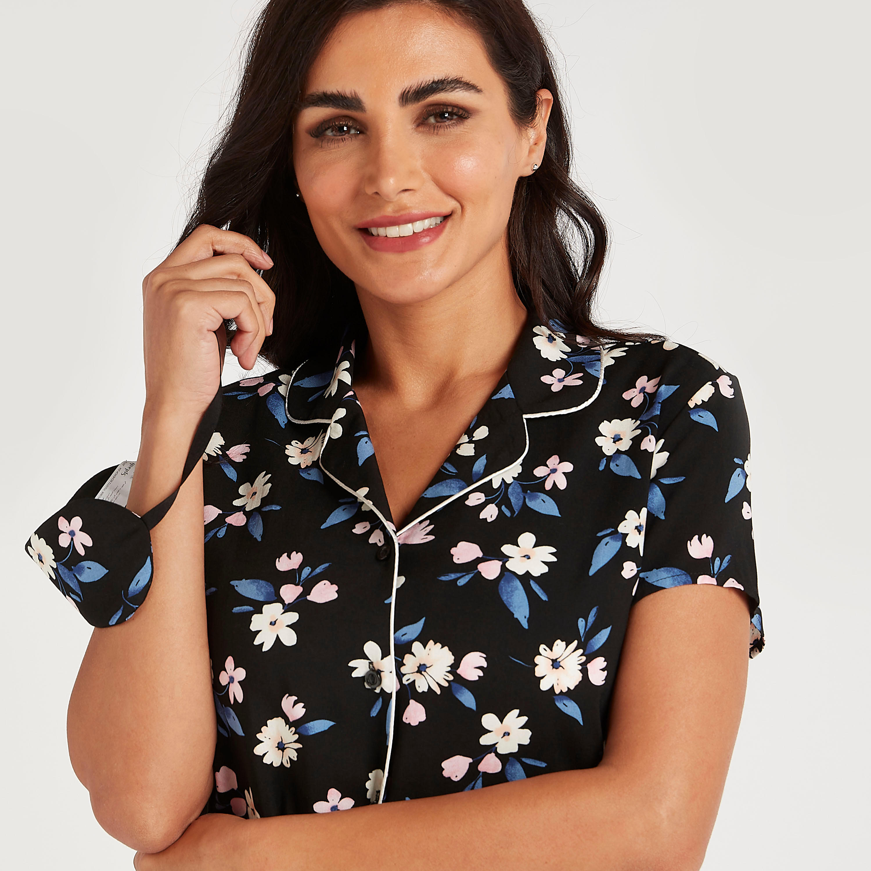طقم من بنطلون بيجاما طويل وقميص بطبعات أزهار وياقة عادية-women-clothing-nightwear-pyjamas-longsets-image-3