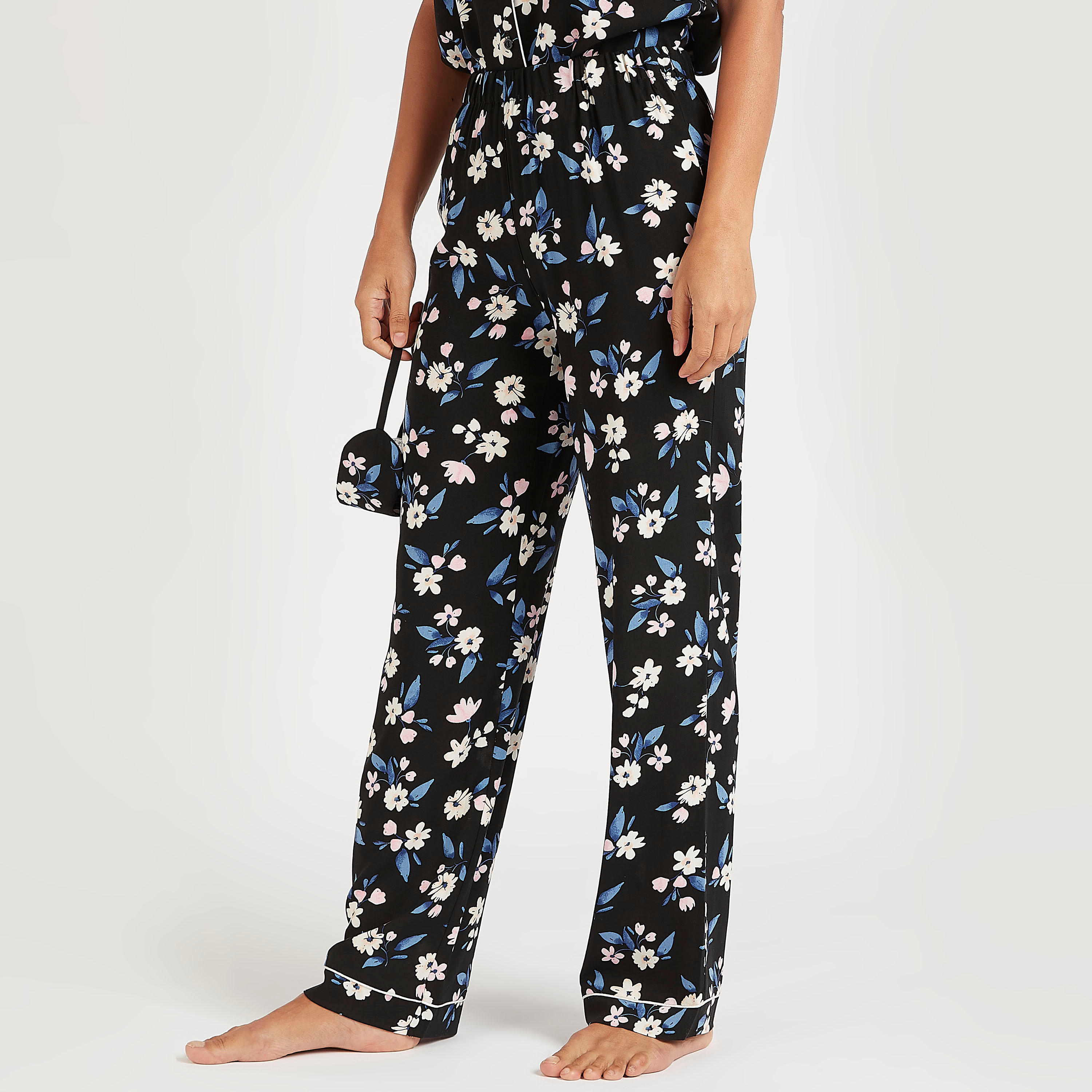 طقم من بنطلون بيجاما طويل وقميص بطبعات أزهار وياقة عادية-women-clothing-nightwear-pyjamas-longsets-image-6