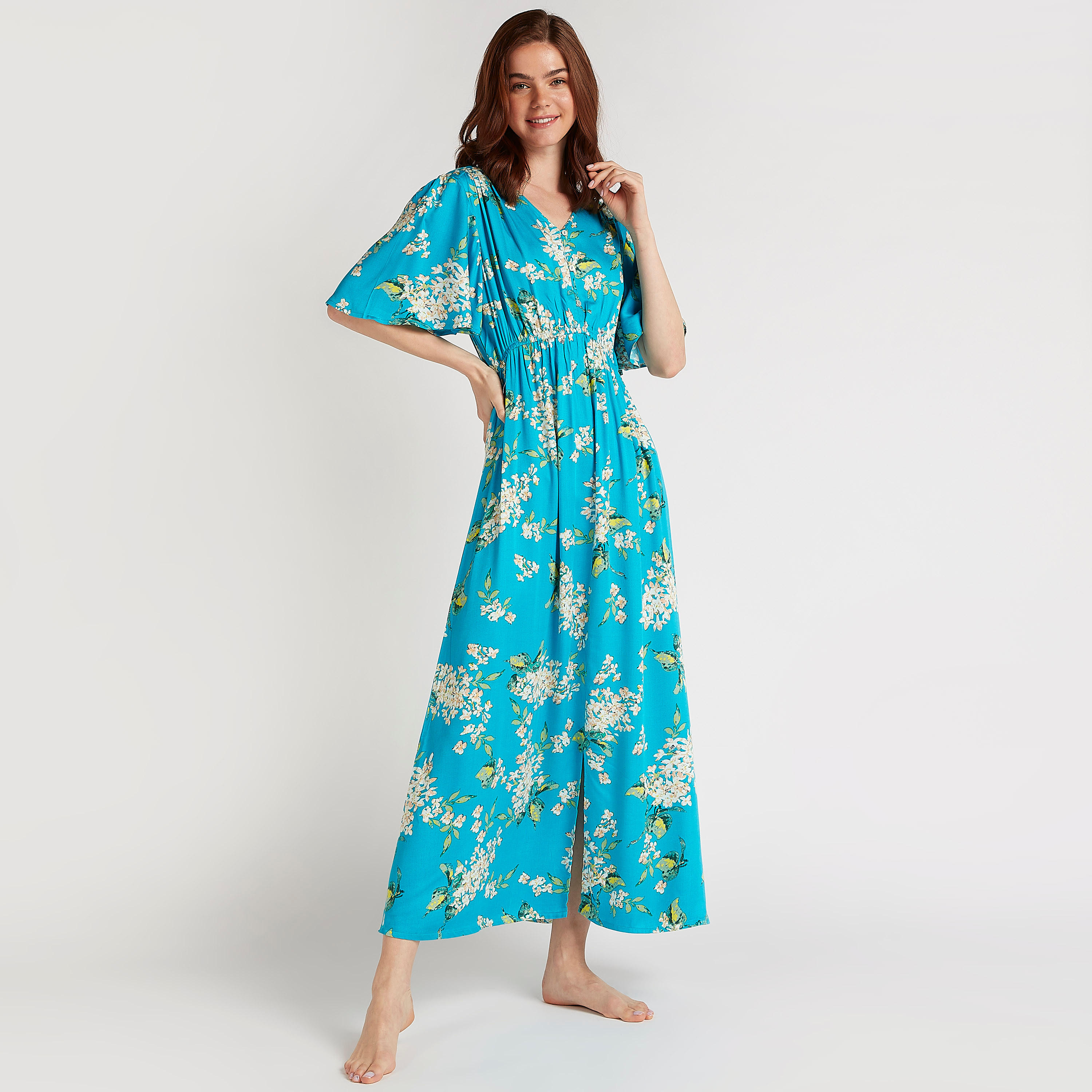 ثوب نوم بأكمام قصيرة وياقة v وطبعات أزهار-women-clothing-nightwear-nighties-image-1