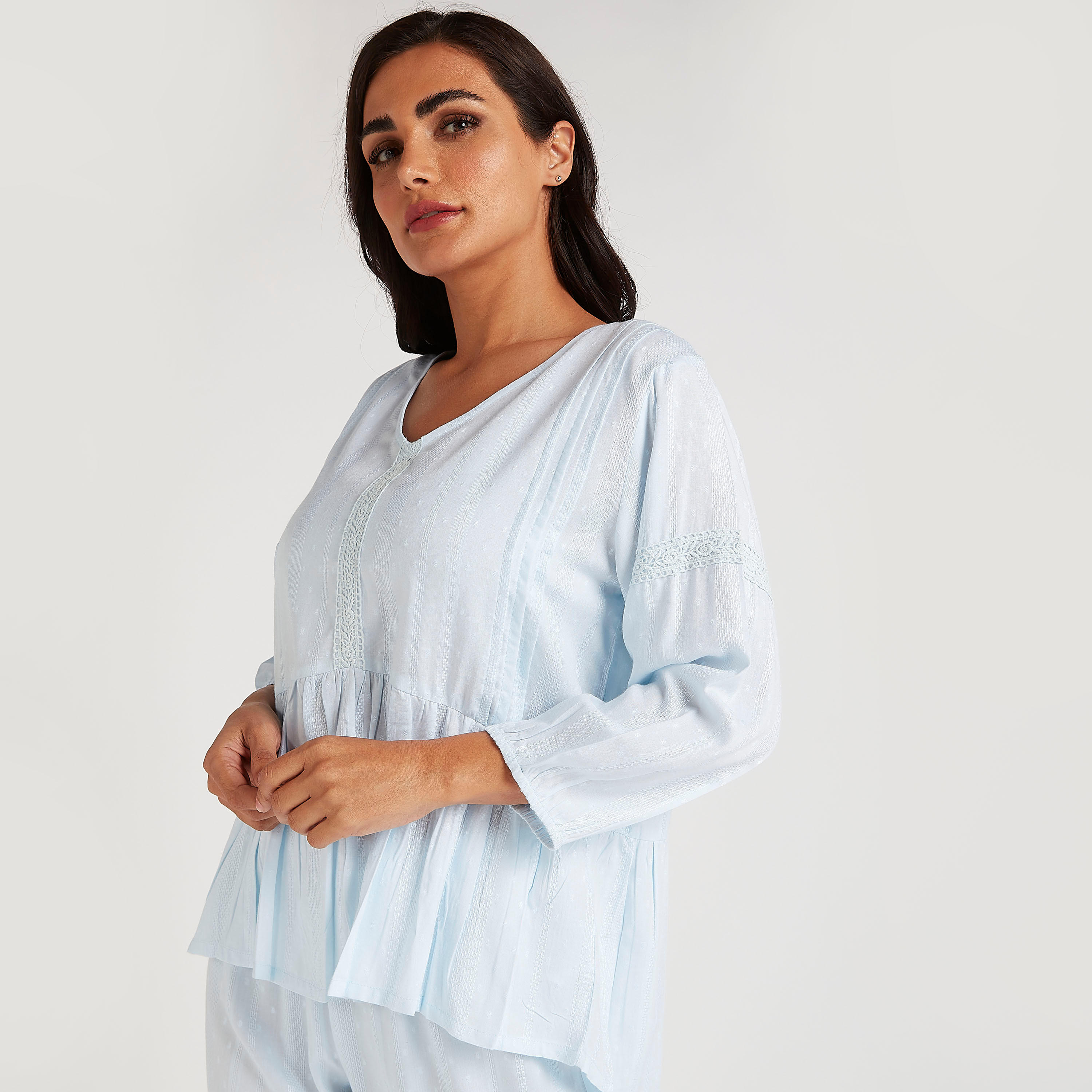 طقم بنطلون بيجاما بطول كامل وبلوزة سادة بياقة v-women-clothing-nightwear-pyjamas-longsets-image-3