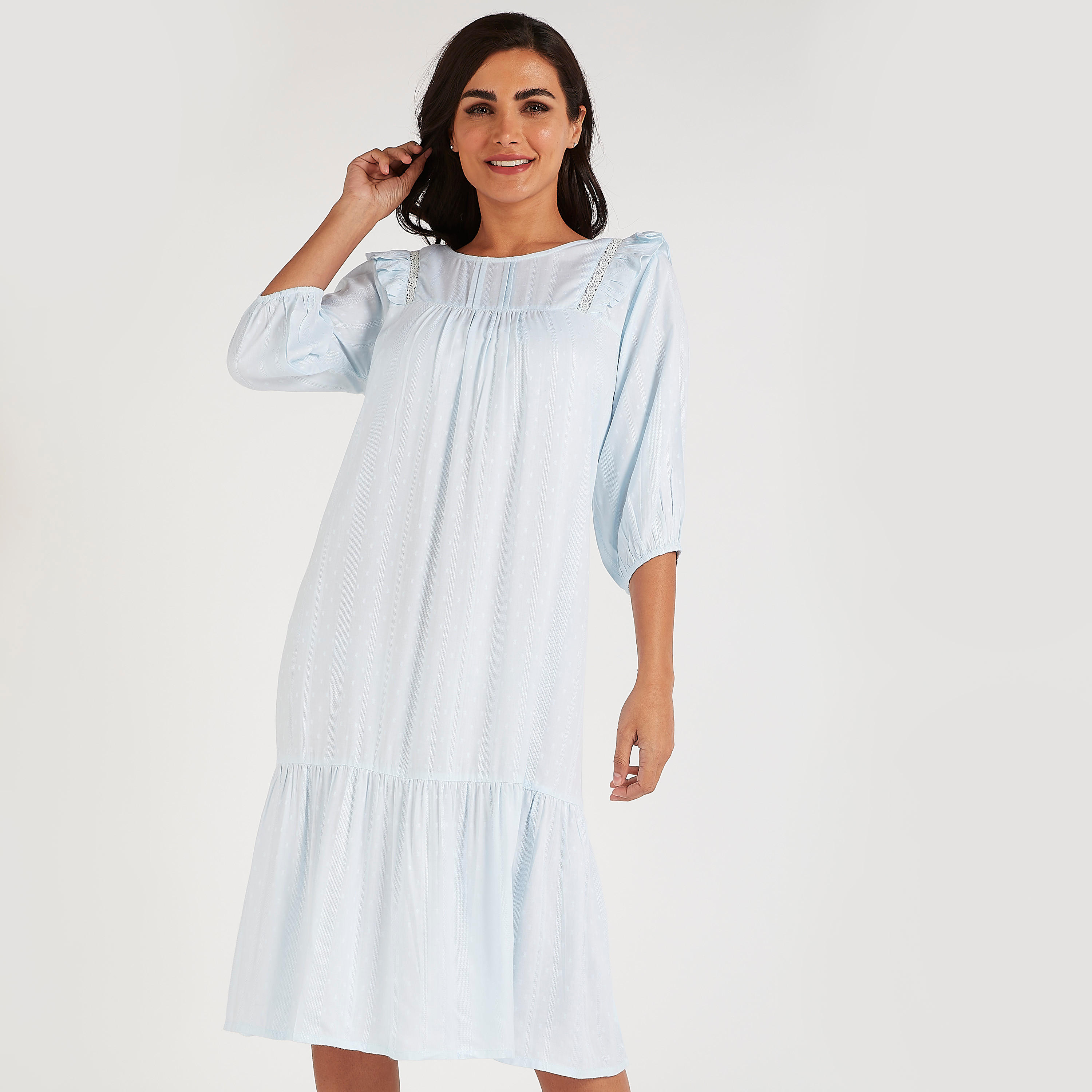 قميص نوم بارز الملمس بتفاصيل دانتيل وكشكشة-women-clothing-nightwear-nighties-image-1