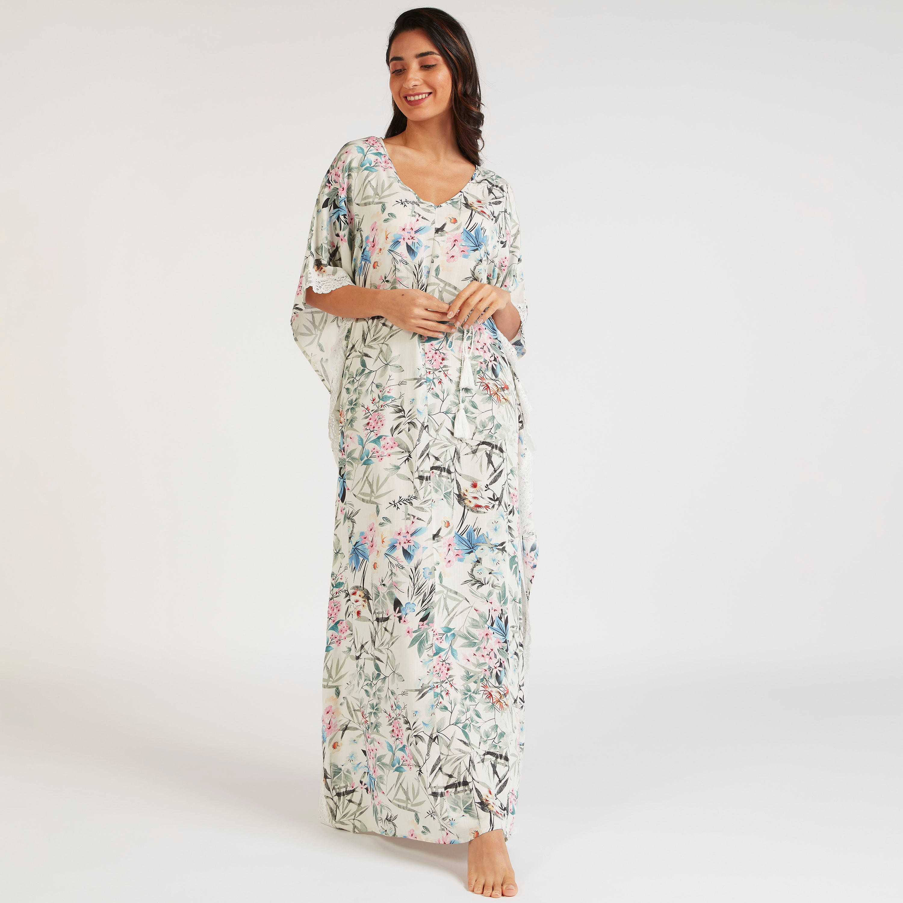 فستان بطبعات أزهار وياقة v وأكمام قصيرة وأربطة-women-clothing-nightwear-nighties-image-1
