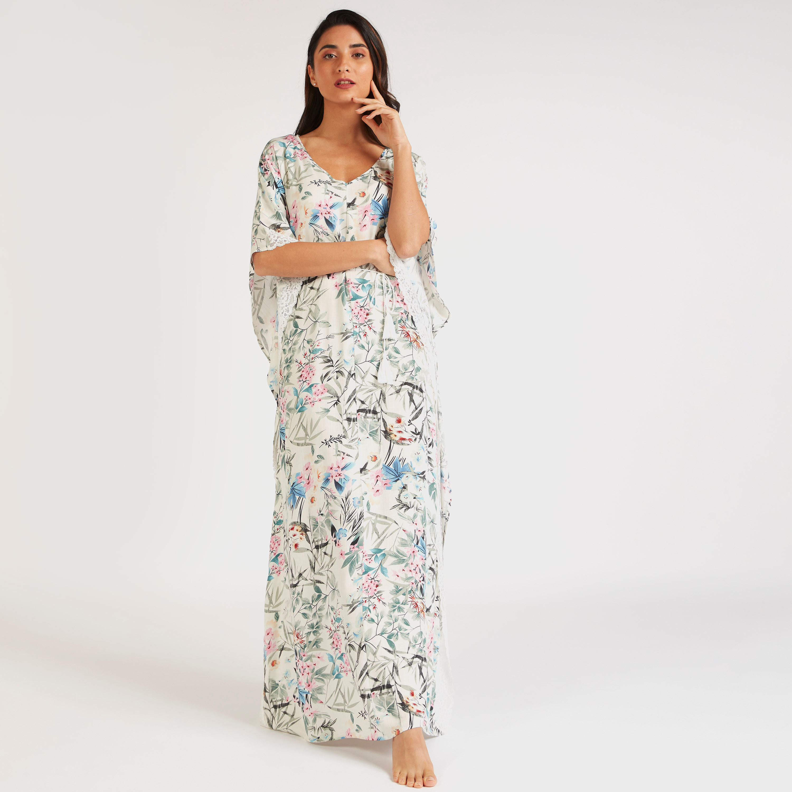 فستان بطبعات أزهار وياقة v وأكمام قصيرة وأربطة-women-clothing-nightwear-nighties-image-4