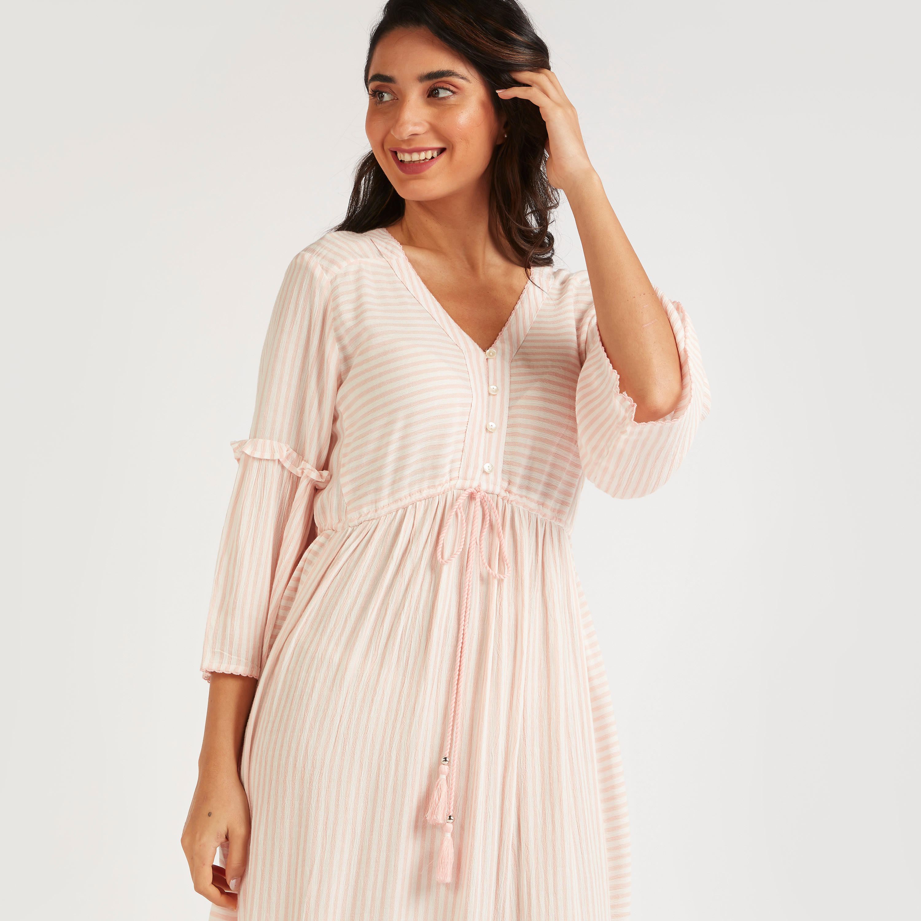 فستان مخطط برباط على الخصر وياقة على شكل حرف V-women-clothing-nightwear-nighties-image-2