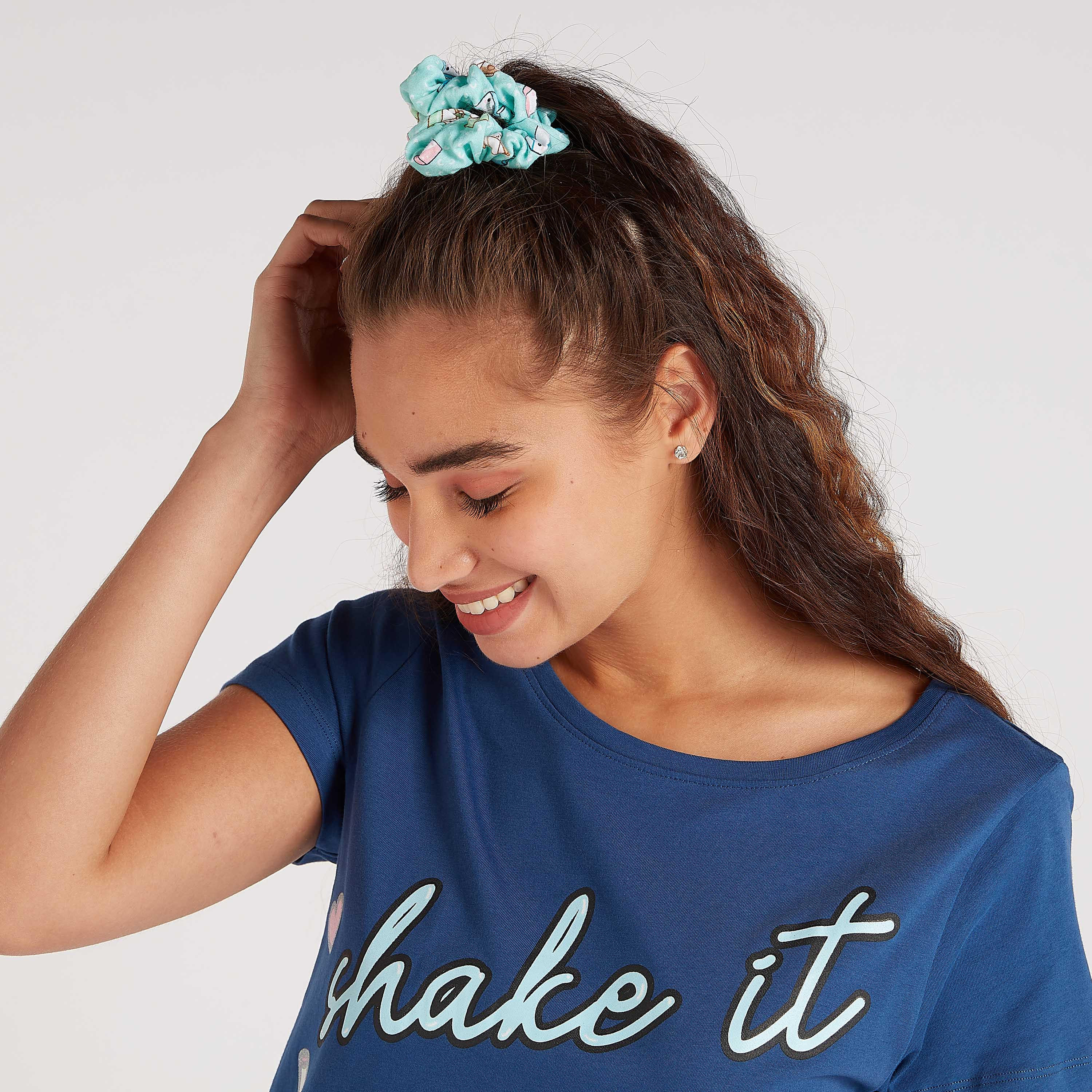 طقم قميص نوم بطبعات وياقة مستديرة - قطعتين-women-clothing-nightwear-nighties-image-4