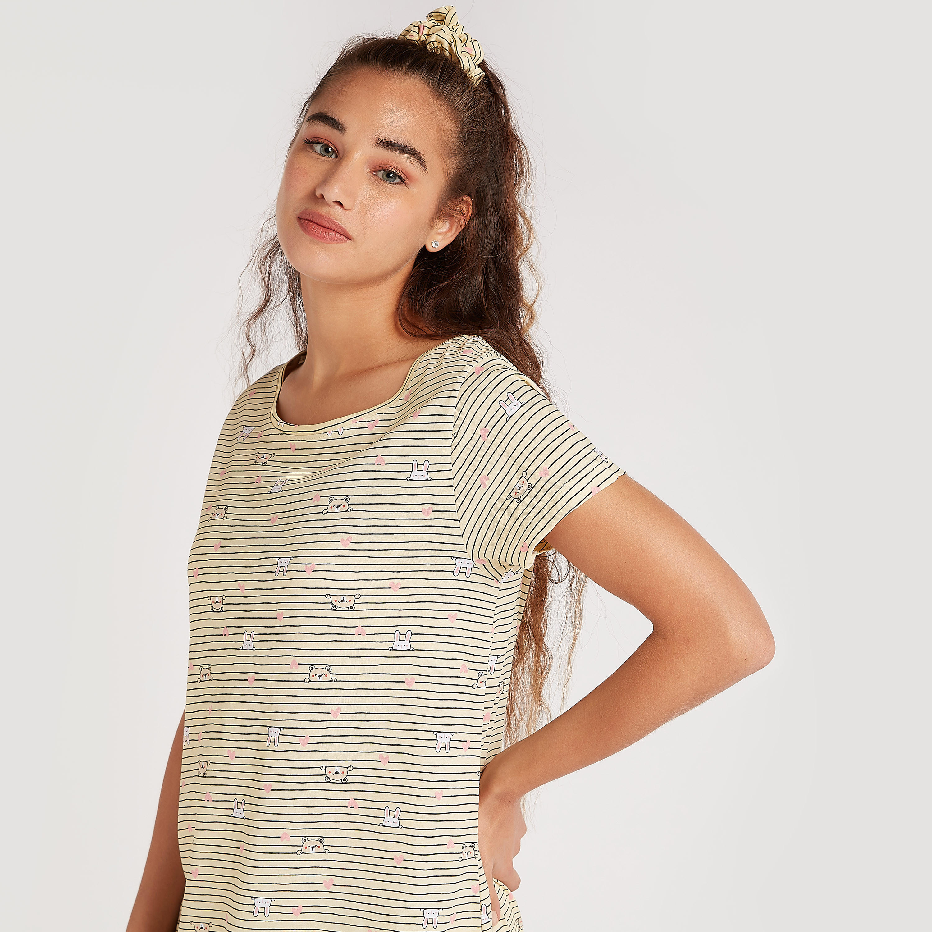 طقم قمصان نوم بطبعات وأكمام قصيرة - قطعتين-women-clothing-nightwear-nighties-image-4