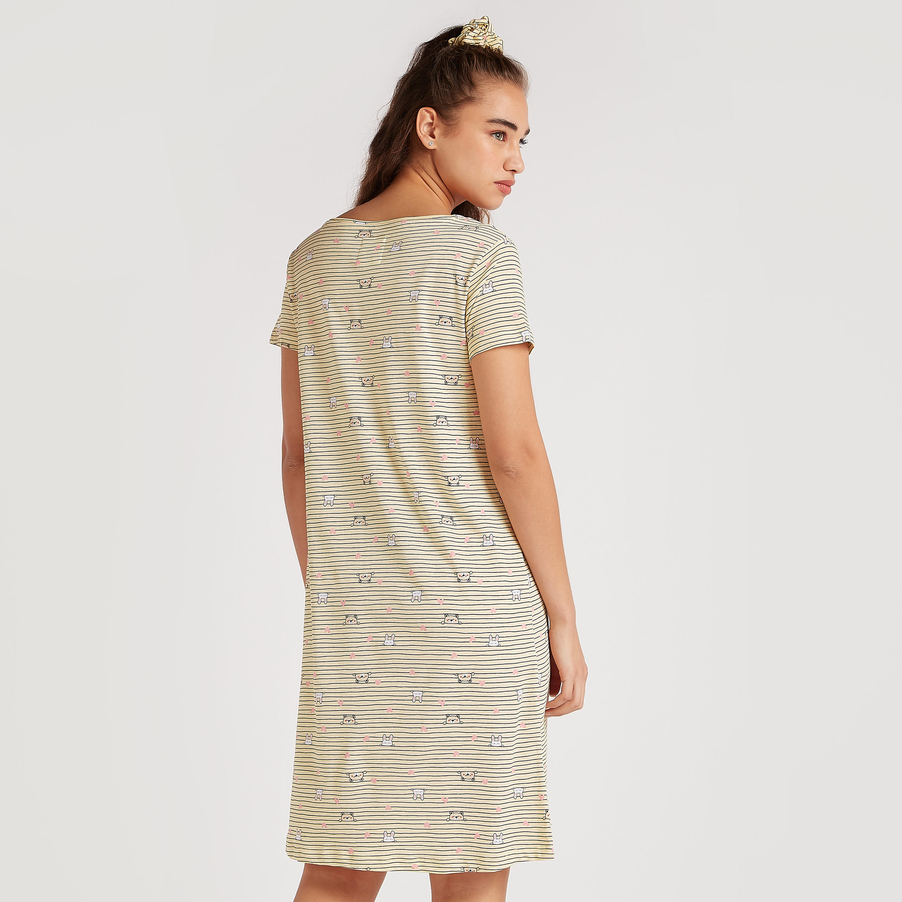 طقم قمصان نوم بطبعات وأكمام قصيرة - قطعتين-women-clothing-nightwear-nighties-image-5