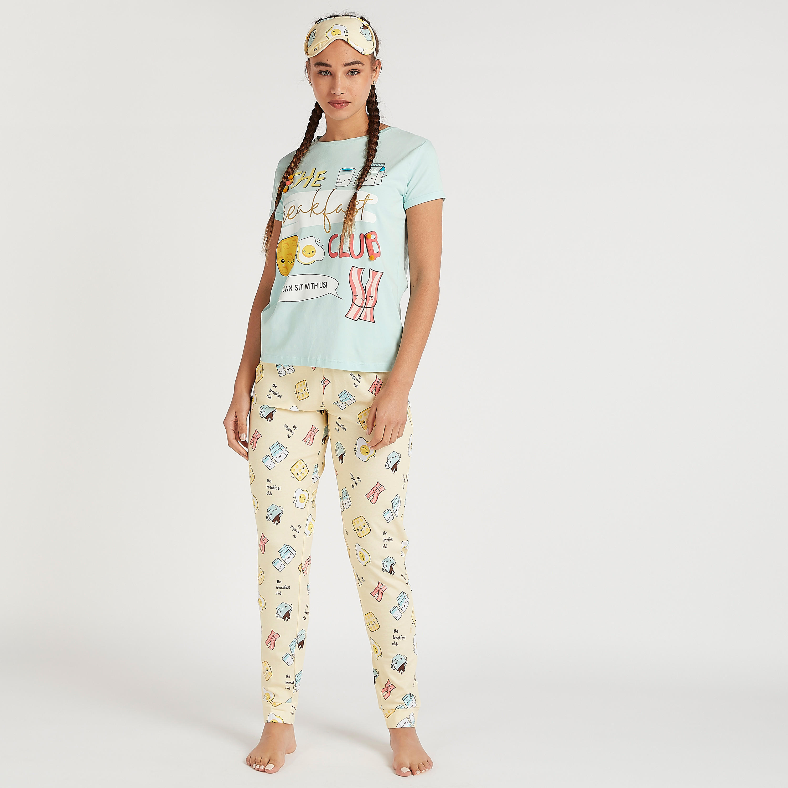 طقم من بنطلون بيجاما طويل وتيشيرت بطبعات-women-clothing-nightwear-pyjamas-longsets-image-2