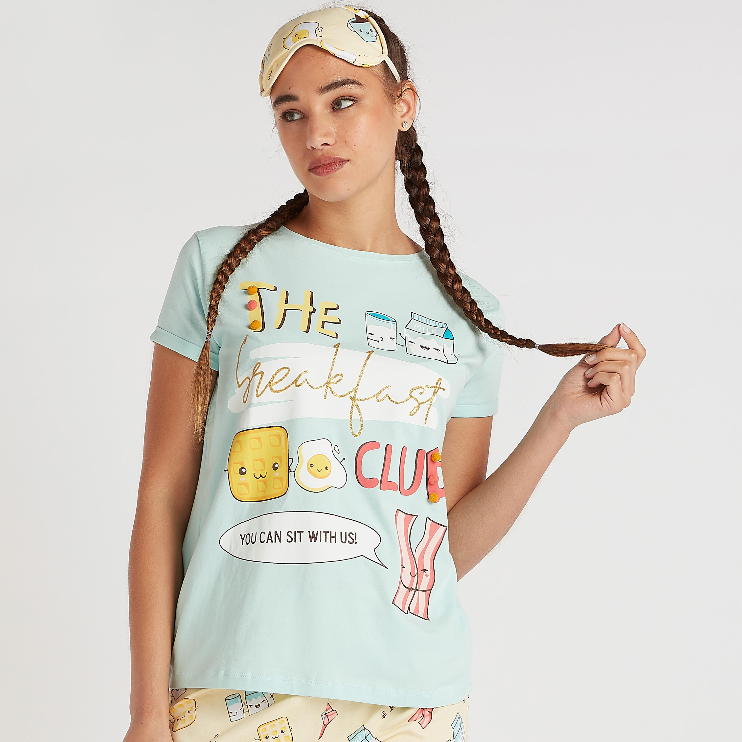 طقم من بنطلون بيجاما طويل وتيشيرت بطبعات-women-clothing-nightwear-pyjamas-longsets-image-3