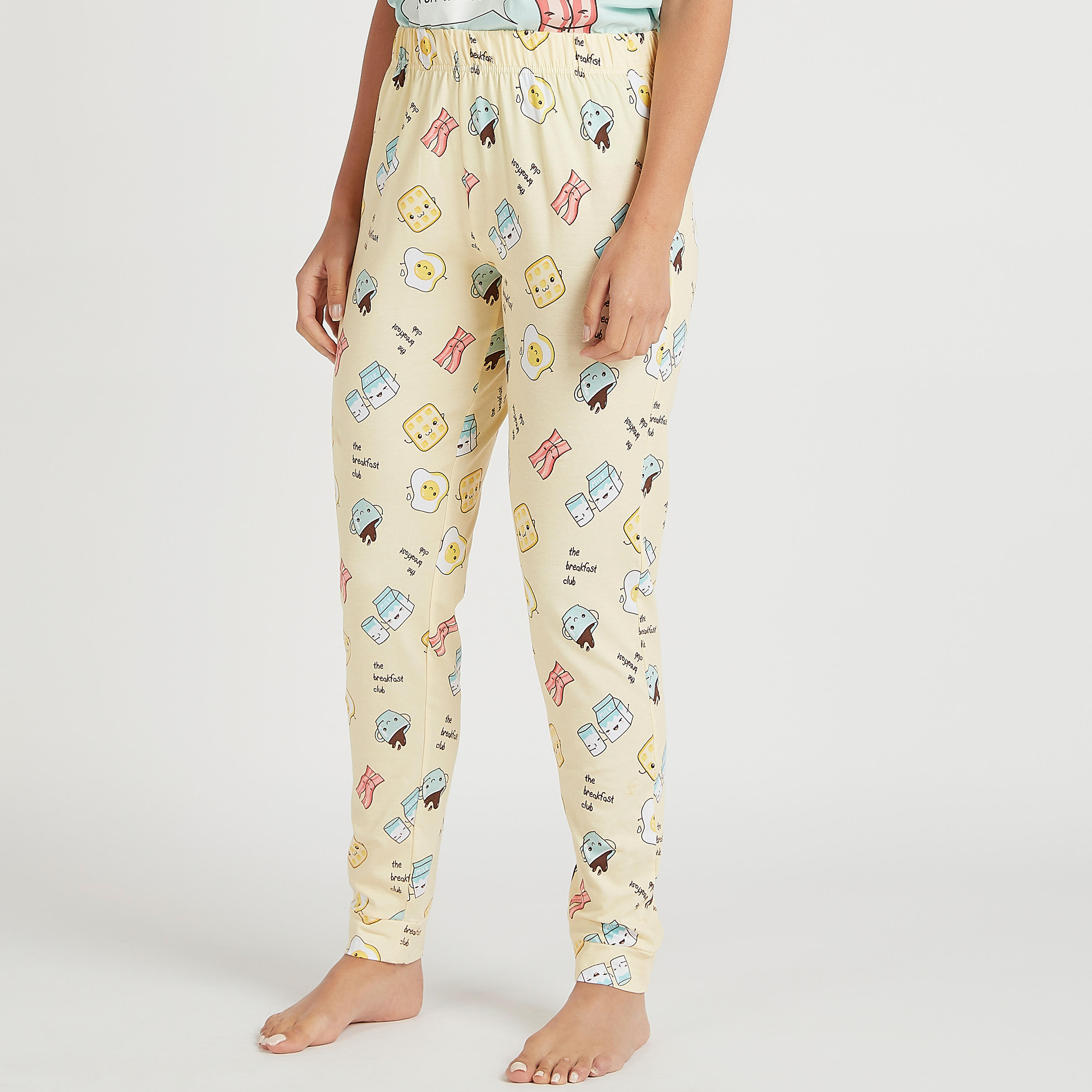 طقم من بنطلون بيجاما طويل وتيشيرت بطبعات-women-clothing-nightwear-pyjamas-longsets-image-6