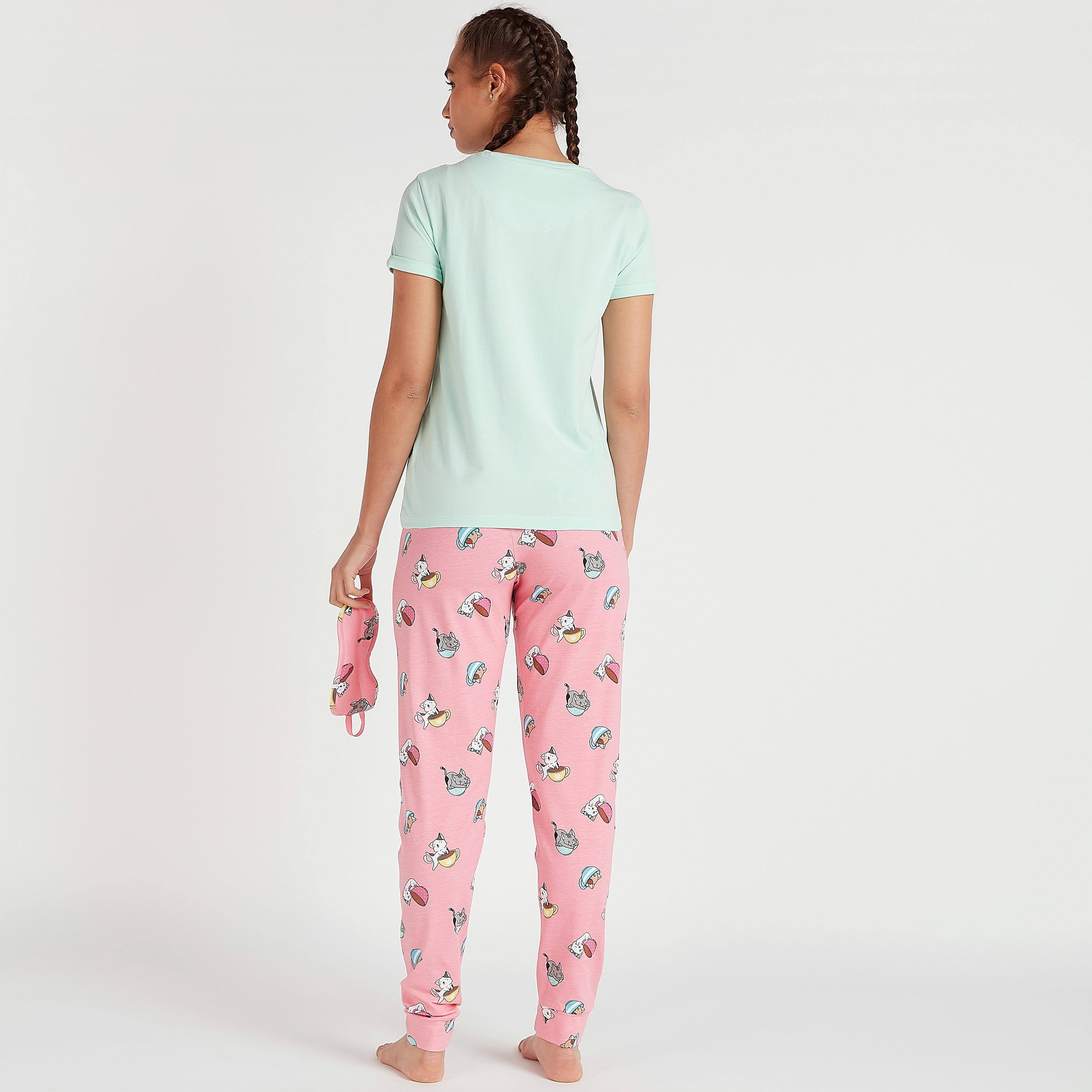 طقم من بنطلون بيجاما طويل وتيشيرت بطبعات-women-clothing-nightwear-pyjamas-longsets-image-3
