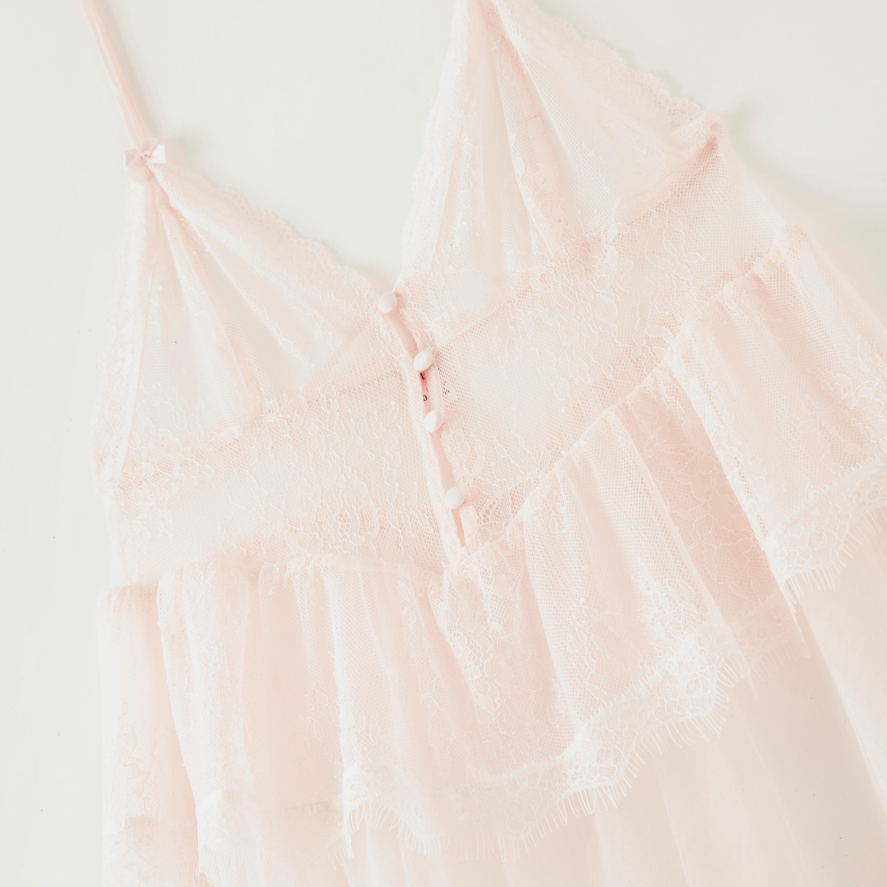 طقم فستان بيبي دول شبكي بياقة v وثونج-women-clothing-nightwear-nighties-image-2
