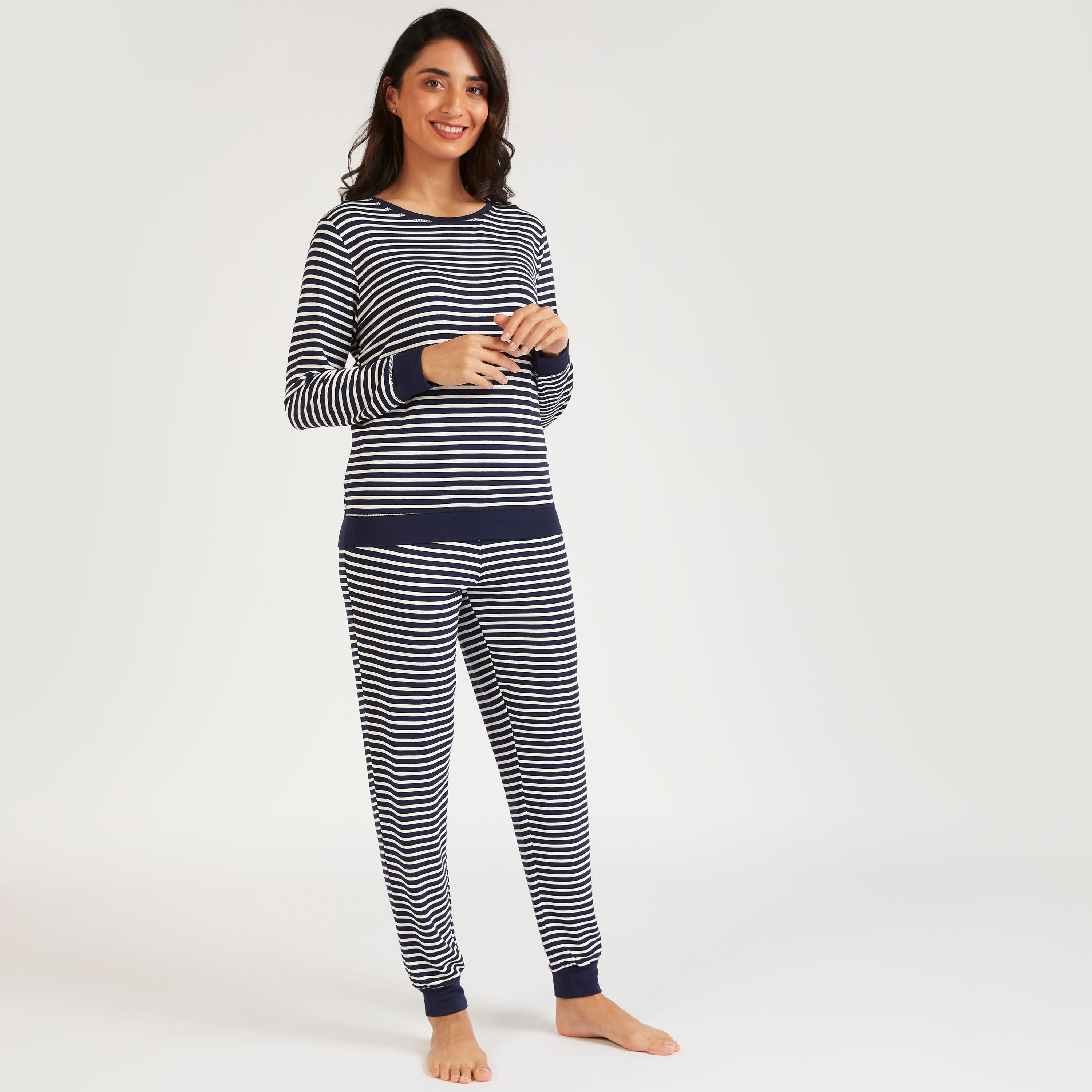 طقم بنطلون بيجاما وقميص مخطط بياقة ضيّقة-women-clothing-nightwear-pyjamas-longsets-image-1