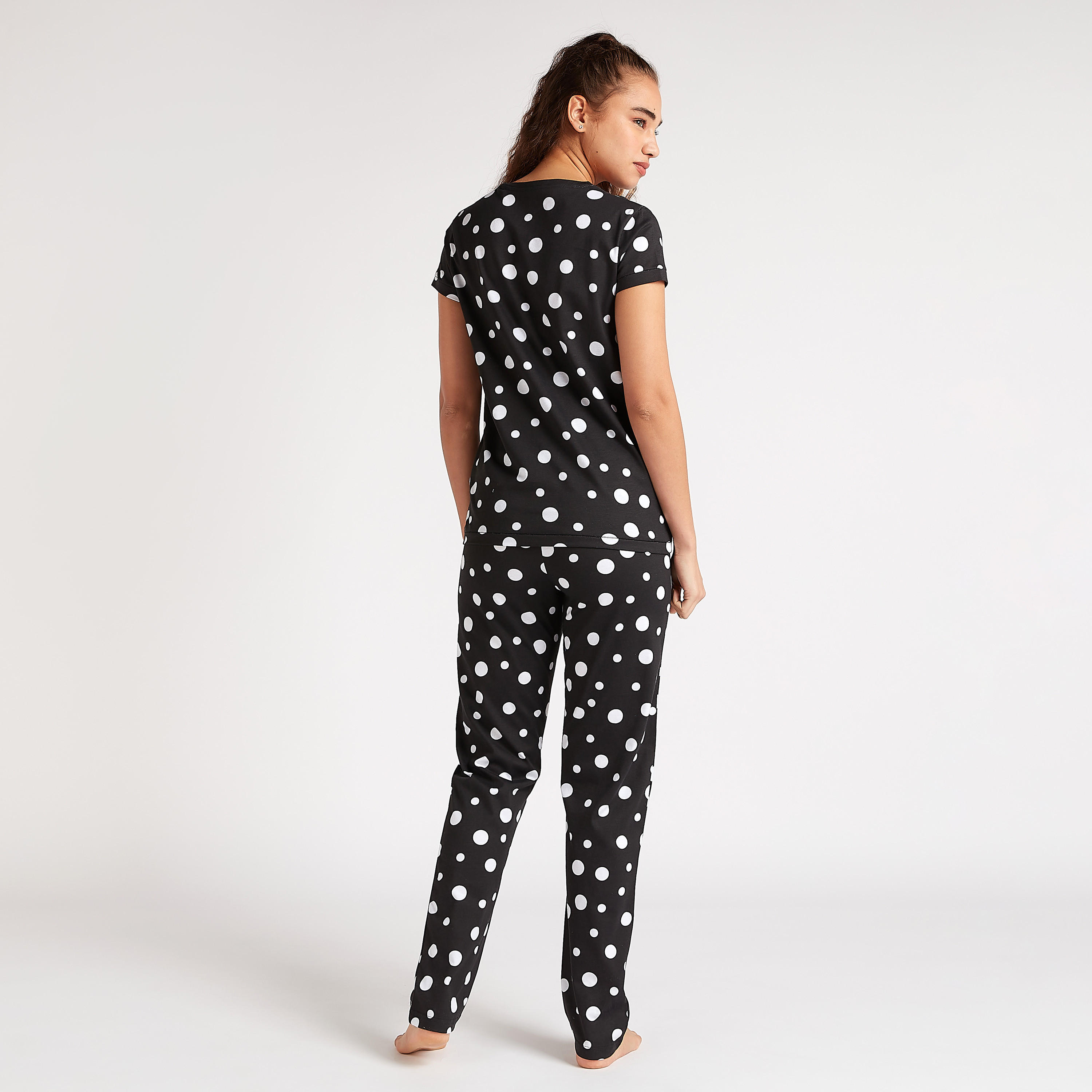 طقم بنطلون بيجاما وتيشيرت منقط بياقة ضيقة-women-clothing-nightwear-pyjamas-longsets-image-4