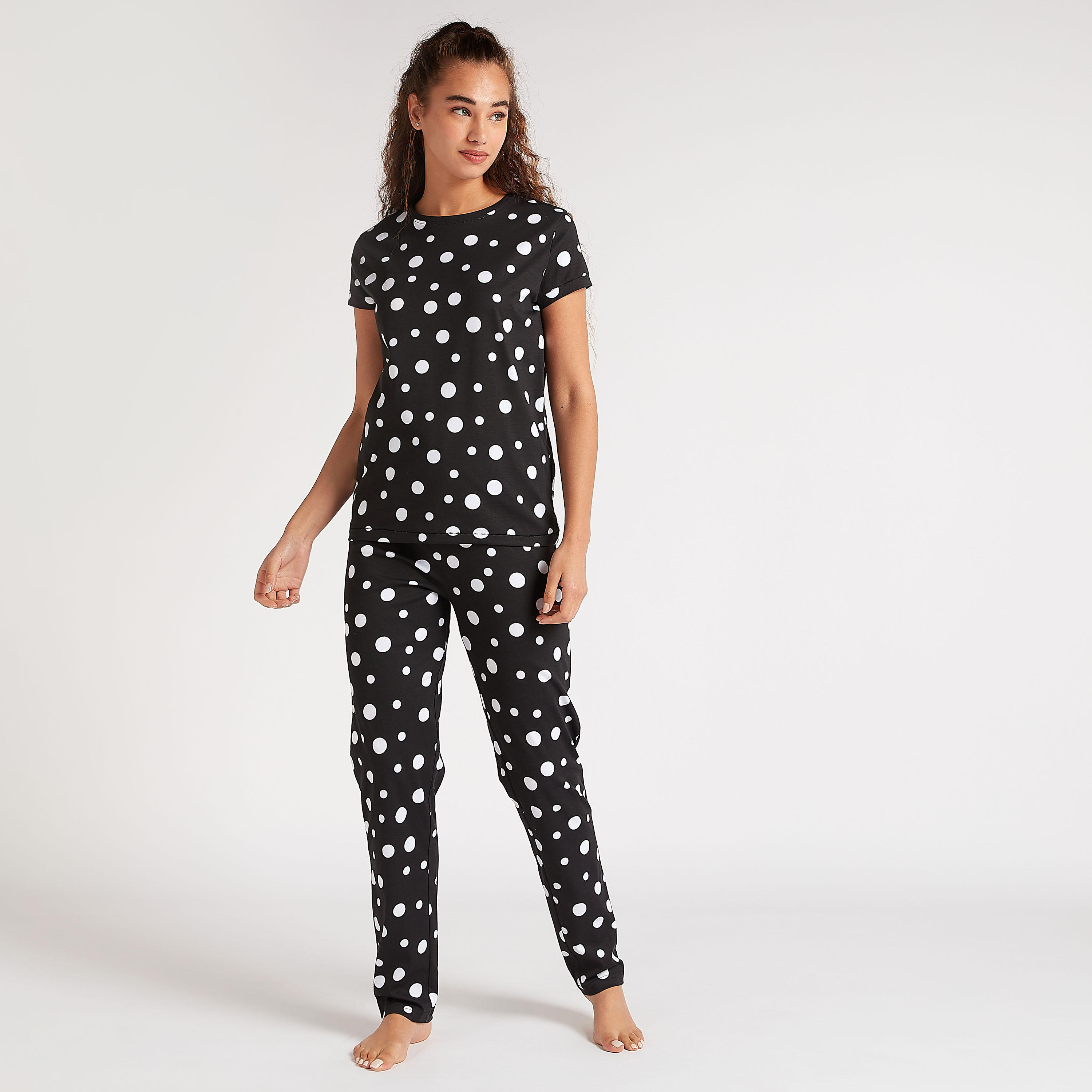 طقم بنطلون بيجاما وتيشيرت منقط بياقة ضيقة-women-clothing-nightwear-pyjamas-longsets-image-7