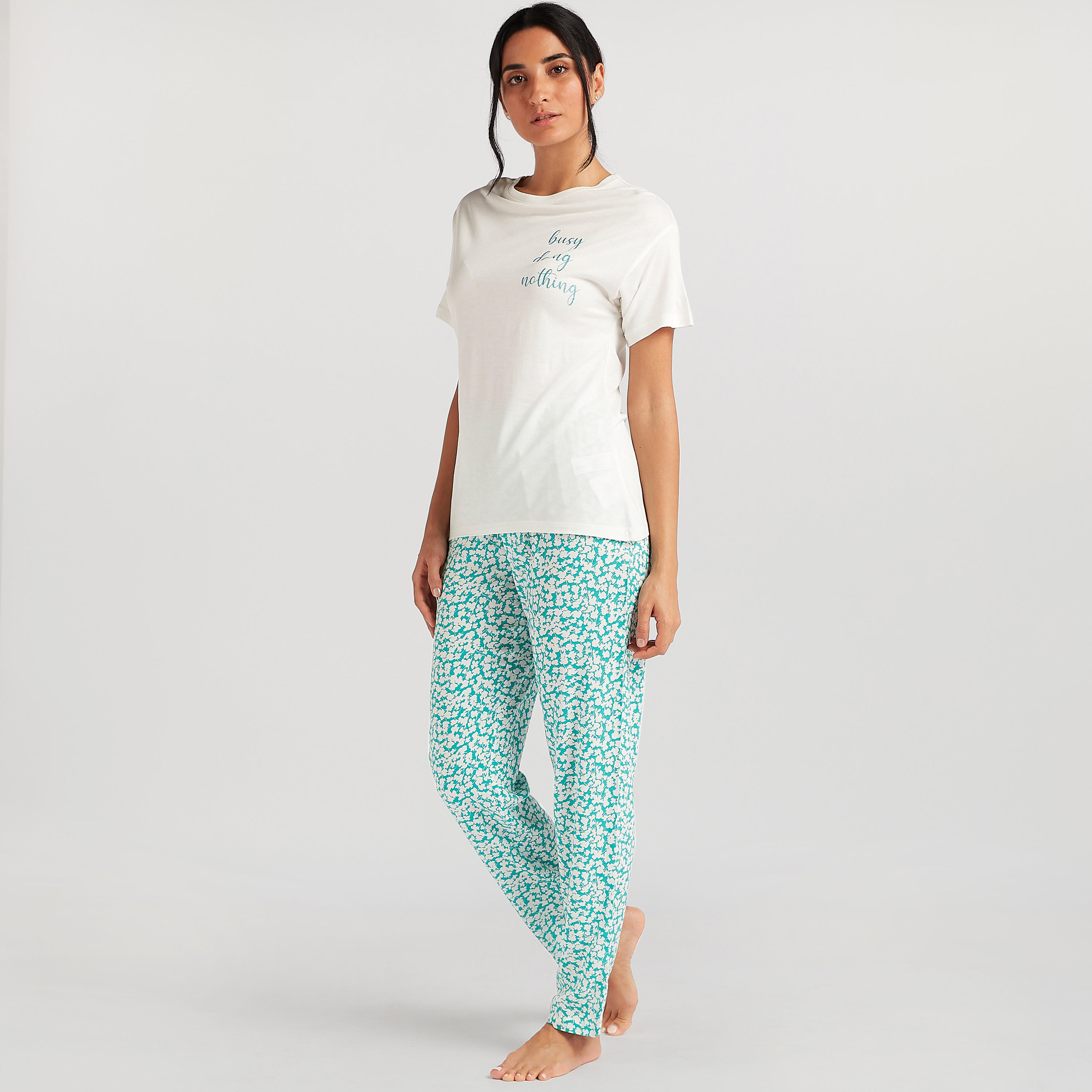 طقم من بنطلون بيجاما طويل وتيشيرت بياقة ضيقة وطبعات-women-clothing-nightwear-pyjamas-longsets-image-3