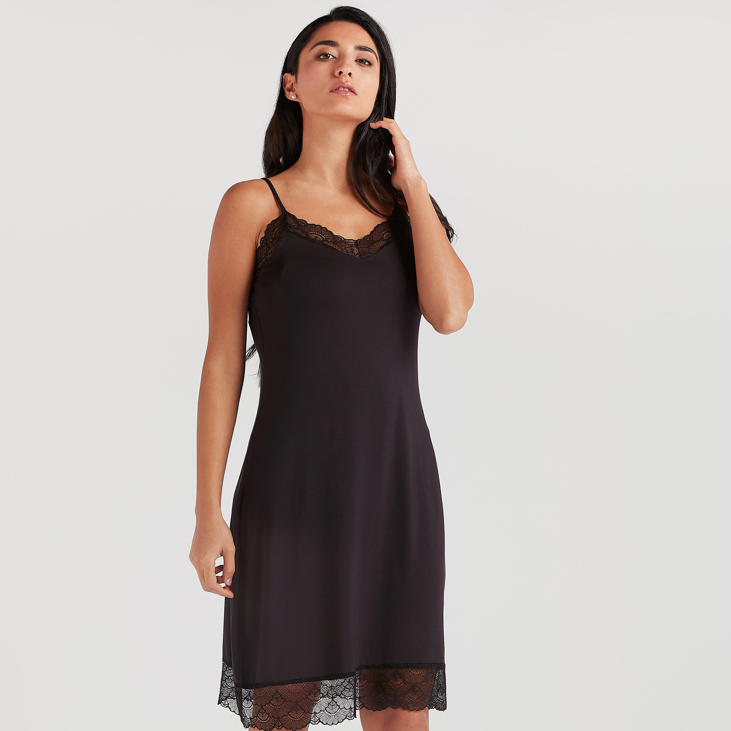 فستان سادة دون أكمام بتفاصيل دانتيل-women-clothing-nightwear-nighties-image-1