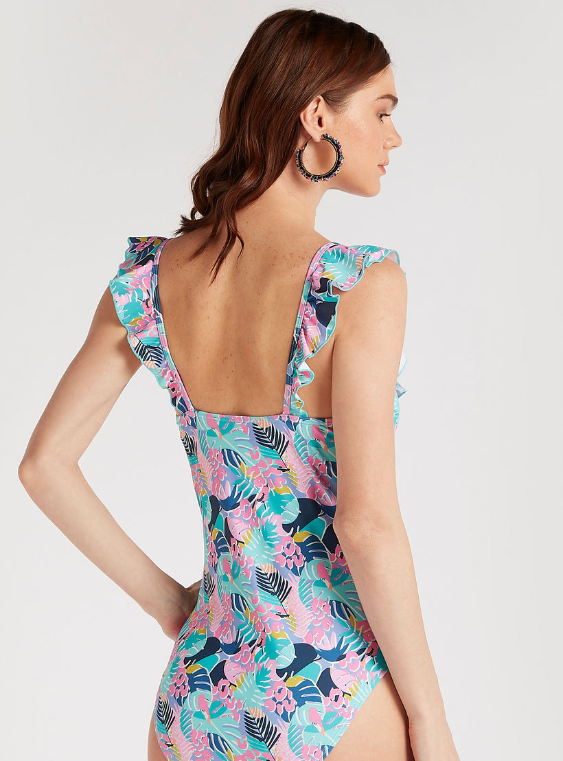 بدلة سباحة بياقة عميقة وتفاصيل كشكش وطبعات-women-clothing-swimandbeach-swimsuits-image-4