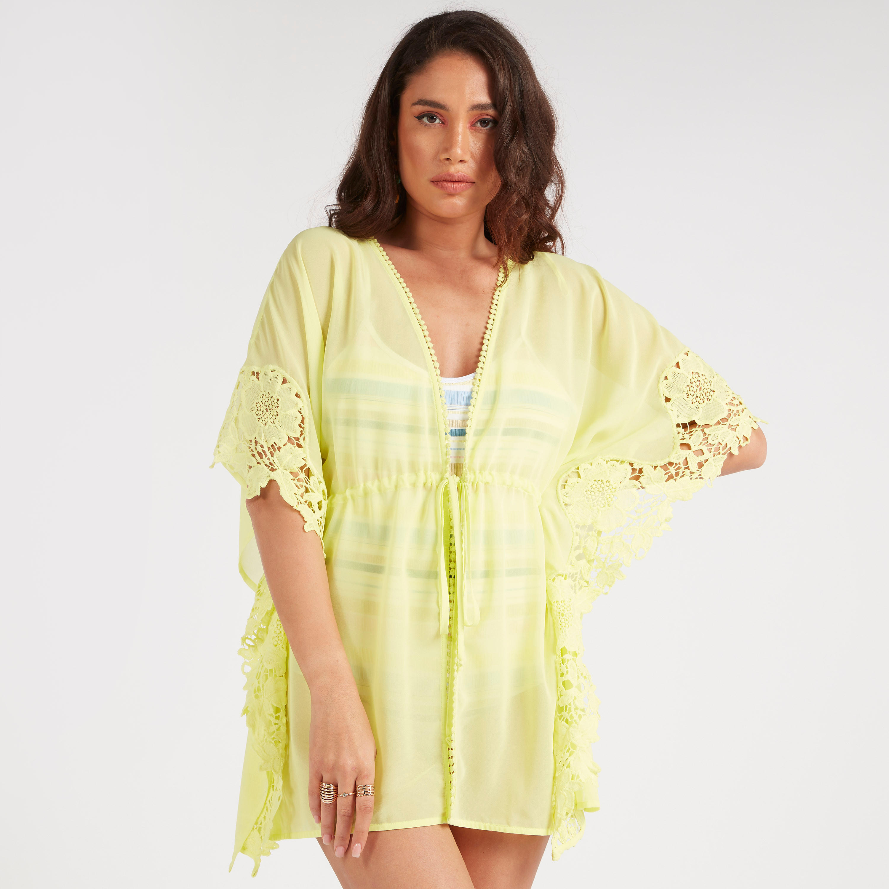 كيمونو بتفاصيل دانتيل من بيتش وير-women-clothing-swimandbeach-beachwear-image-1